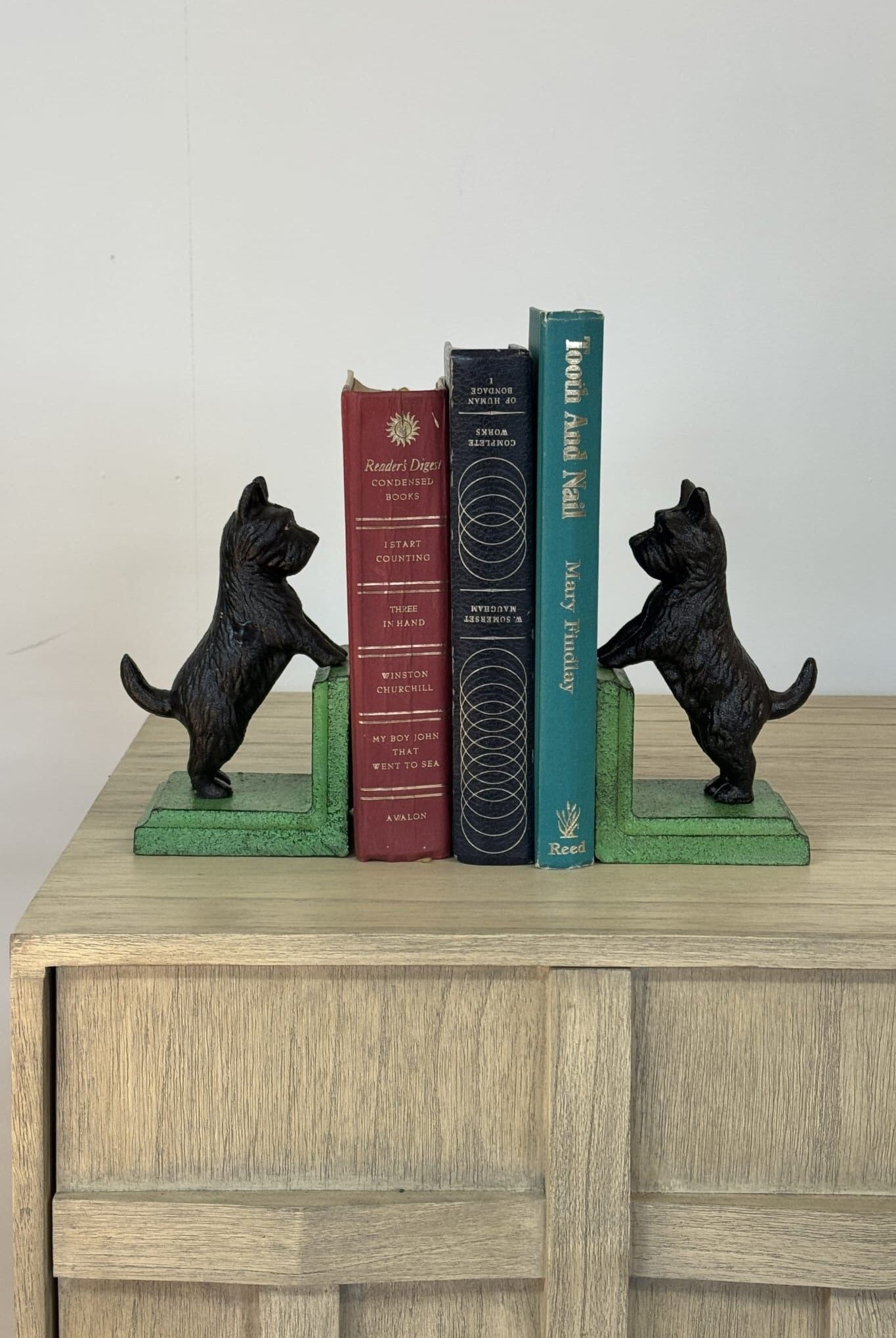 Scotty Bookends Black - Magpie Style