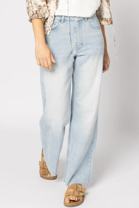 DRAMA THE LABEL Case Jean - Light Denim - Magpie Style