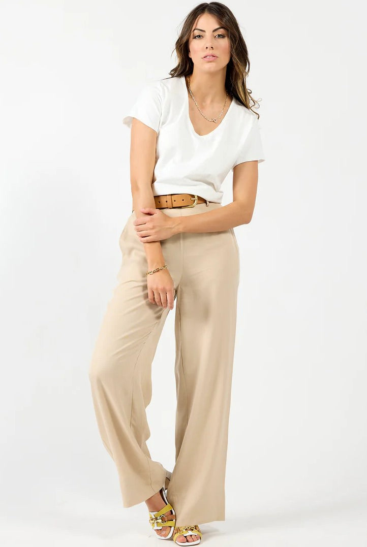 DRAMA THE LABEL Edge Tee - Chalk - Magpie Style