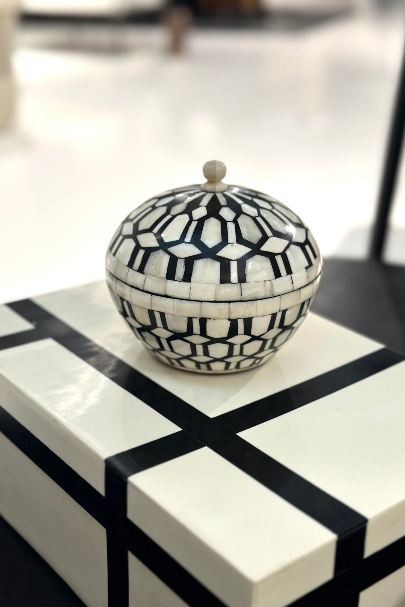 Lakalol Round Inlay Box - Black and White - Paula Ryan