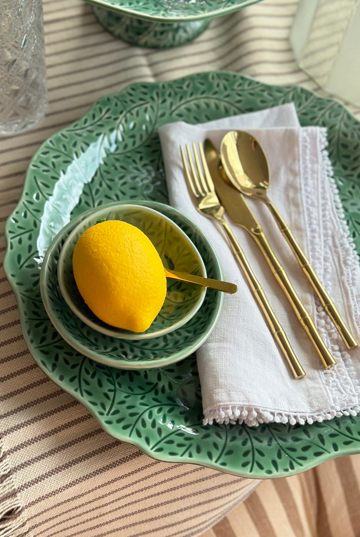 Marseille Scalloped Green Ceramic Plate - Magpie Style