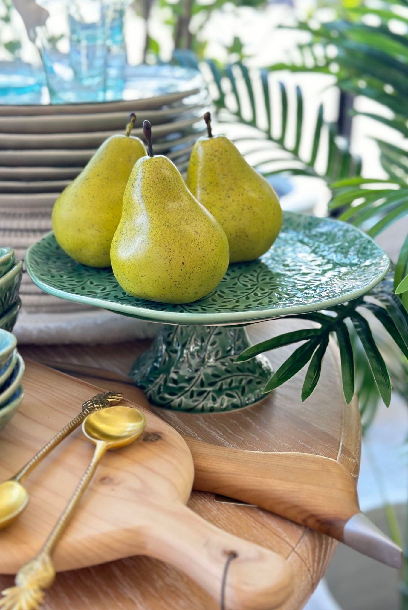 Marseille Green Ceramic Footed Platter - Magpie Style