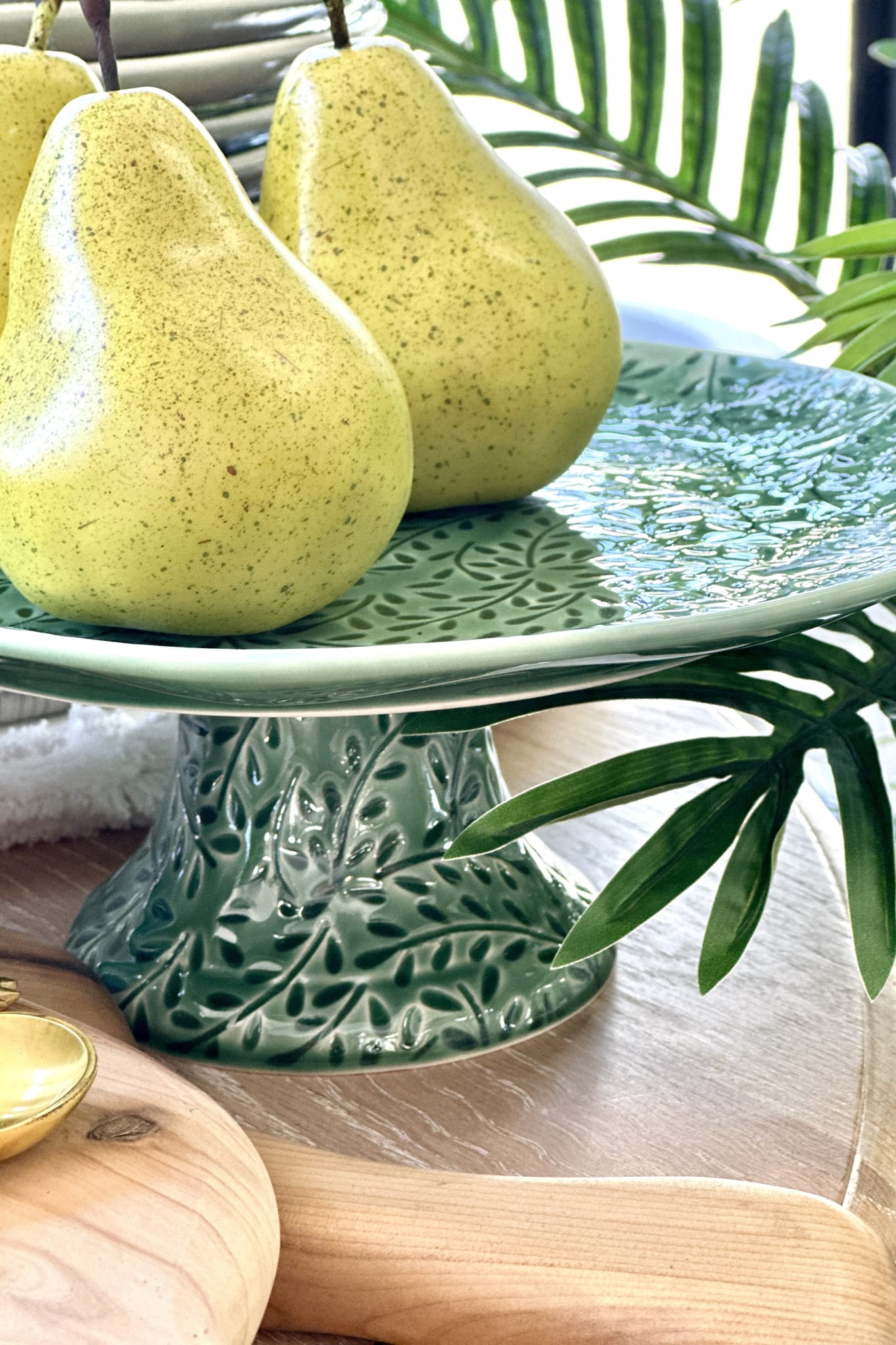 Marseille Green Ceramic Footed Platter - Magpie Style
