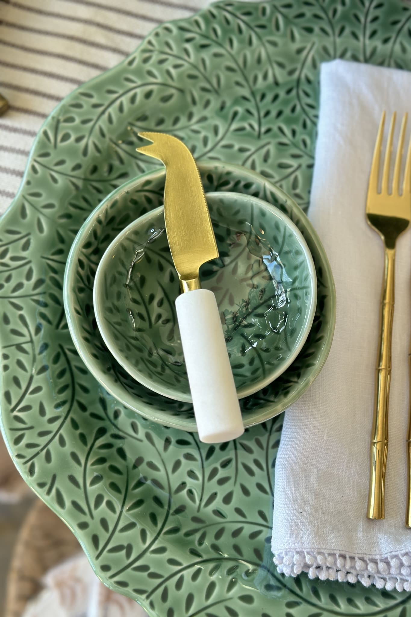 Athea Cheese Knife w Marble Handle - Magpie Style