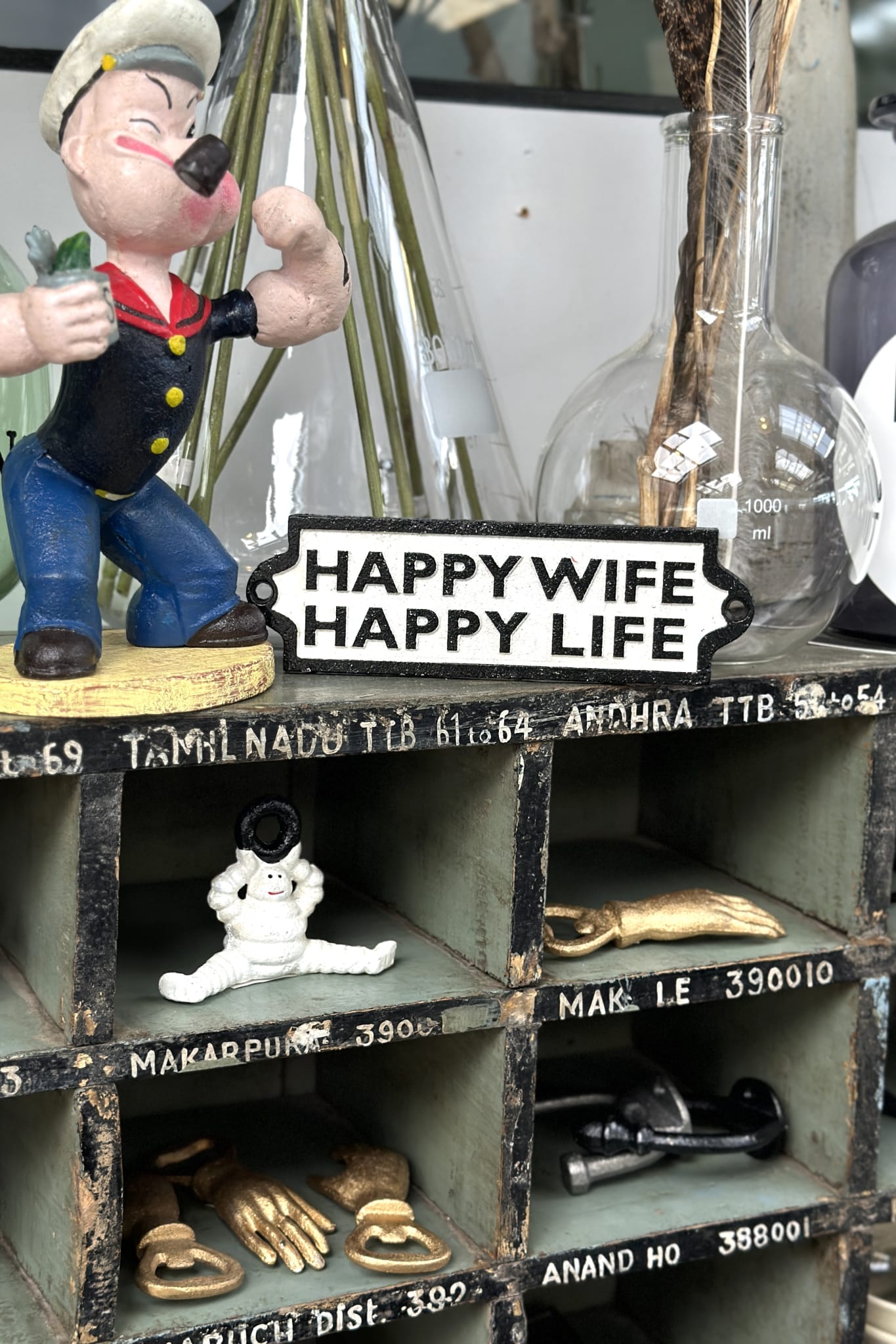 Happy Wife Happy Life Sign - Magpie Style