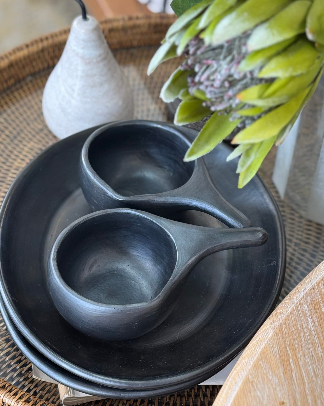 LA CHAMBA Sauceboat - Magpie Style