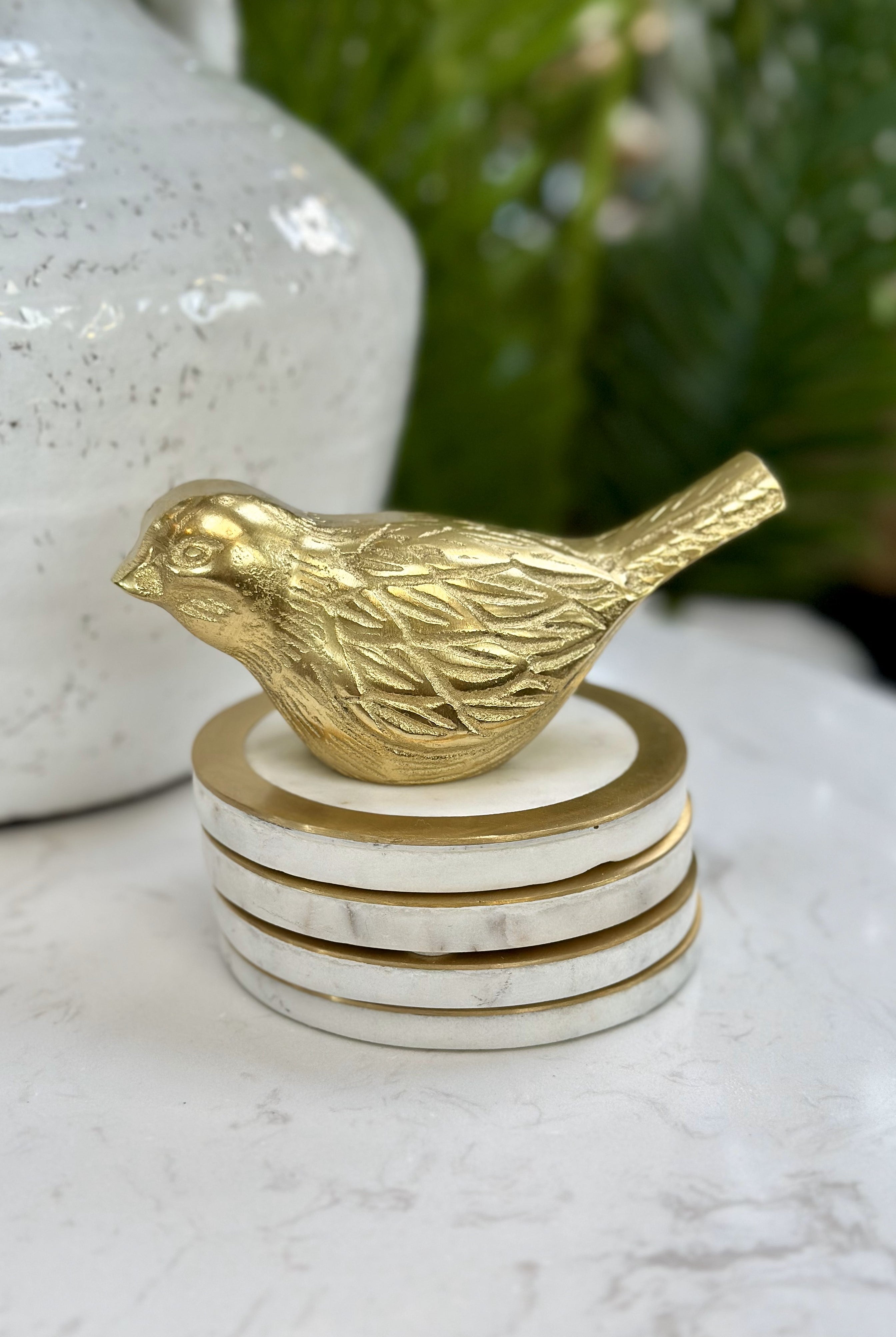 Robin Ornament, Iron w Gold Finish - Head forward - Magpie Style