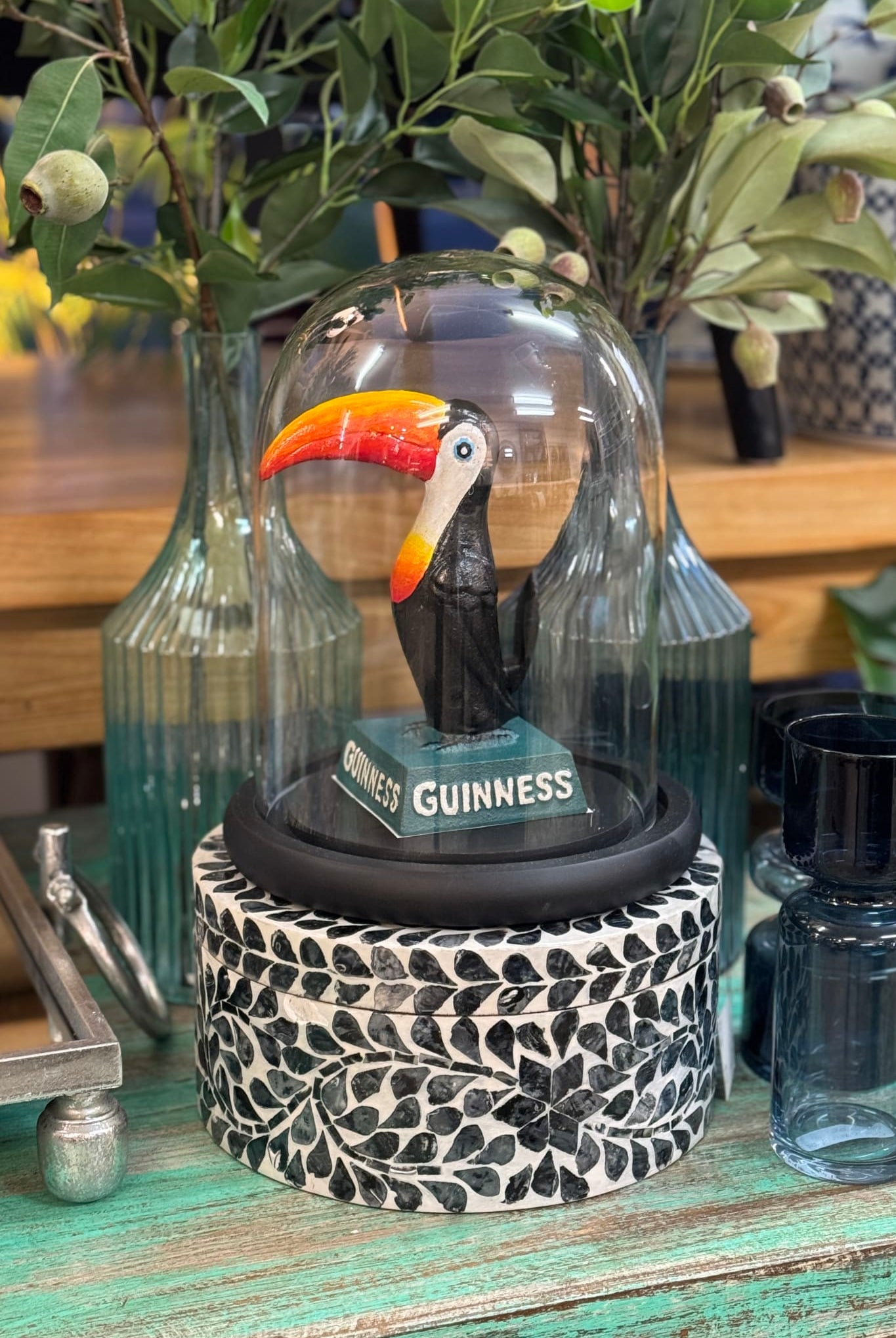 Small Dome with Black Base - Magpie Style