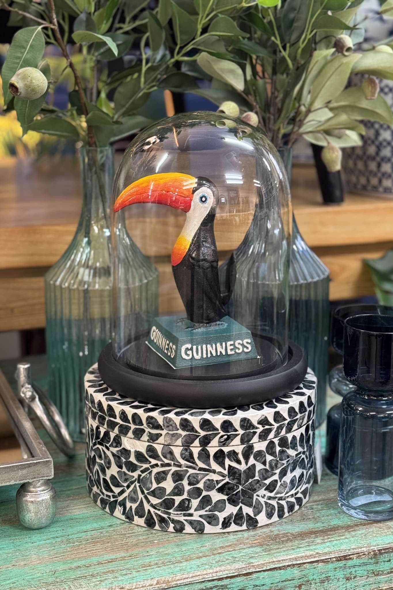 Small Dome with Black Base - Magpie Style