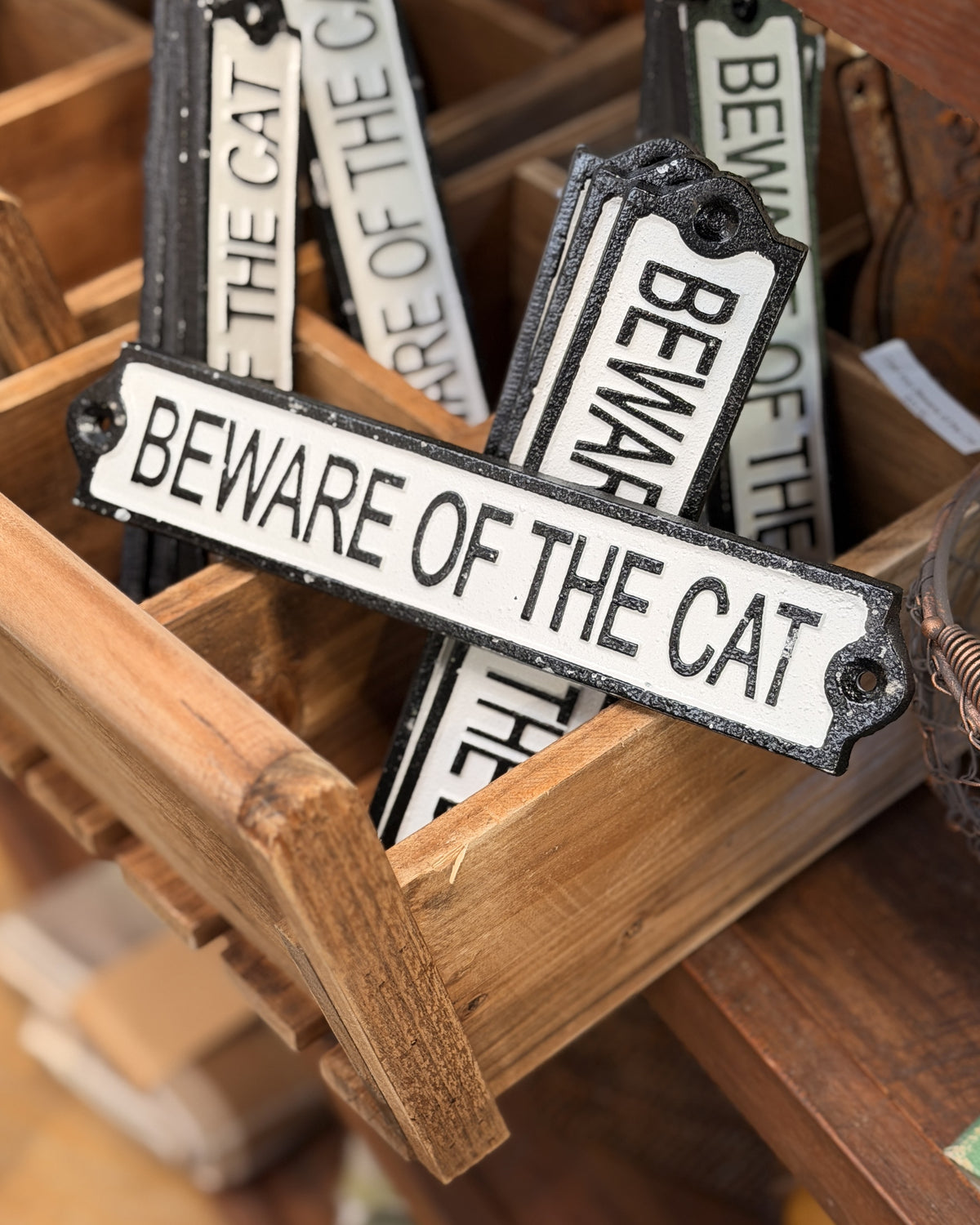 Cast Iron Beware of the Cat - Magpie Style
