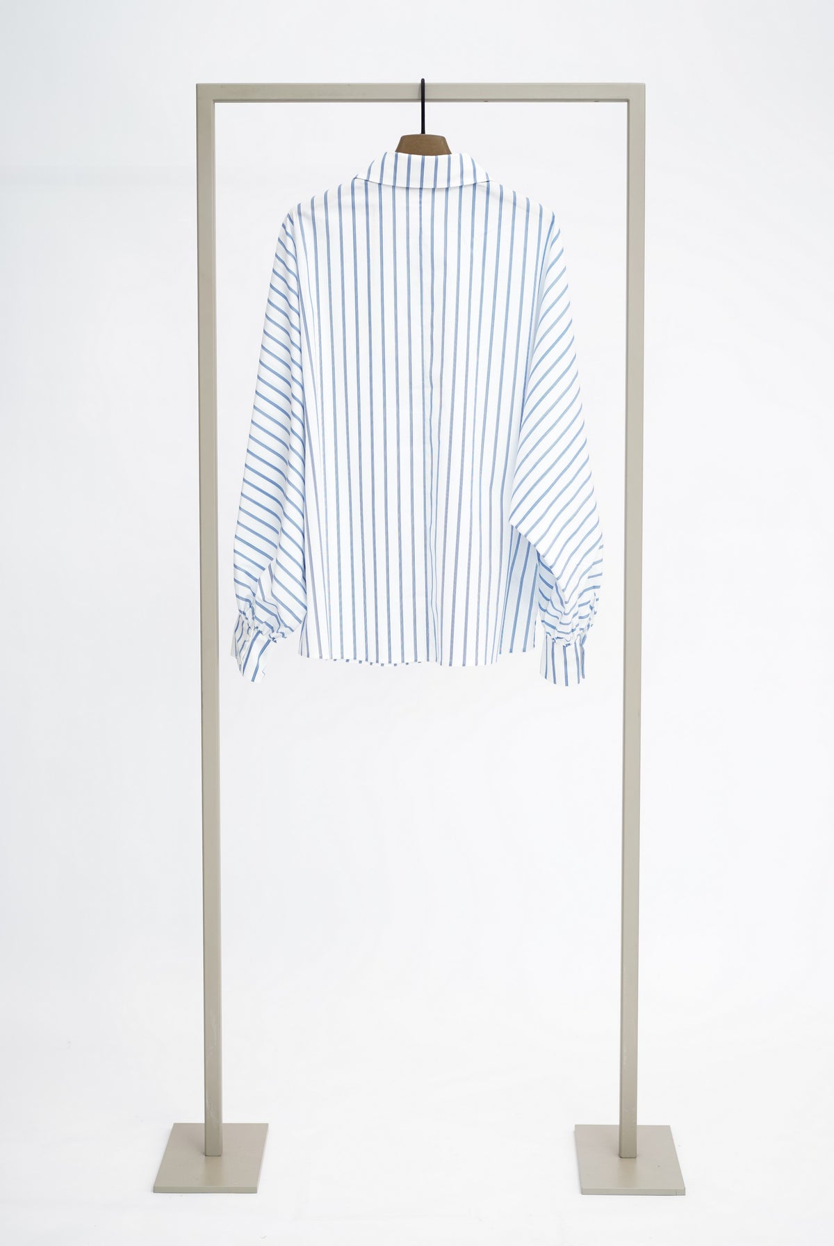 HERZENS Blouse - Azure Superwhite - back view