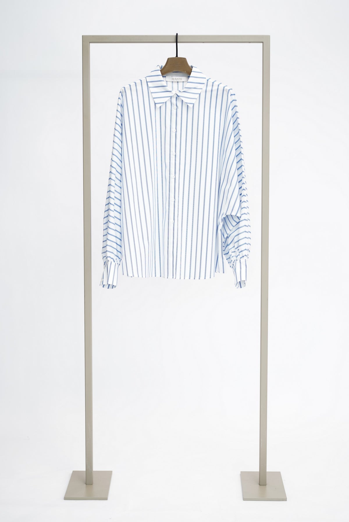 HERZENS Blouse - Azure Superwhite - front view
