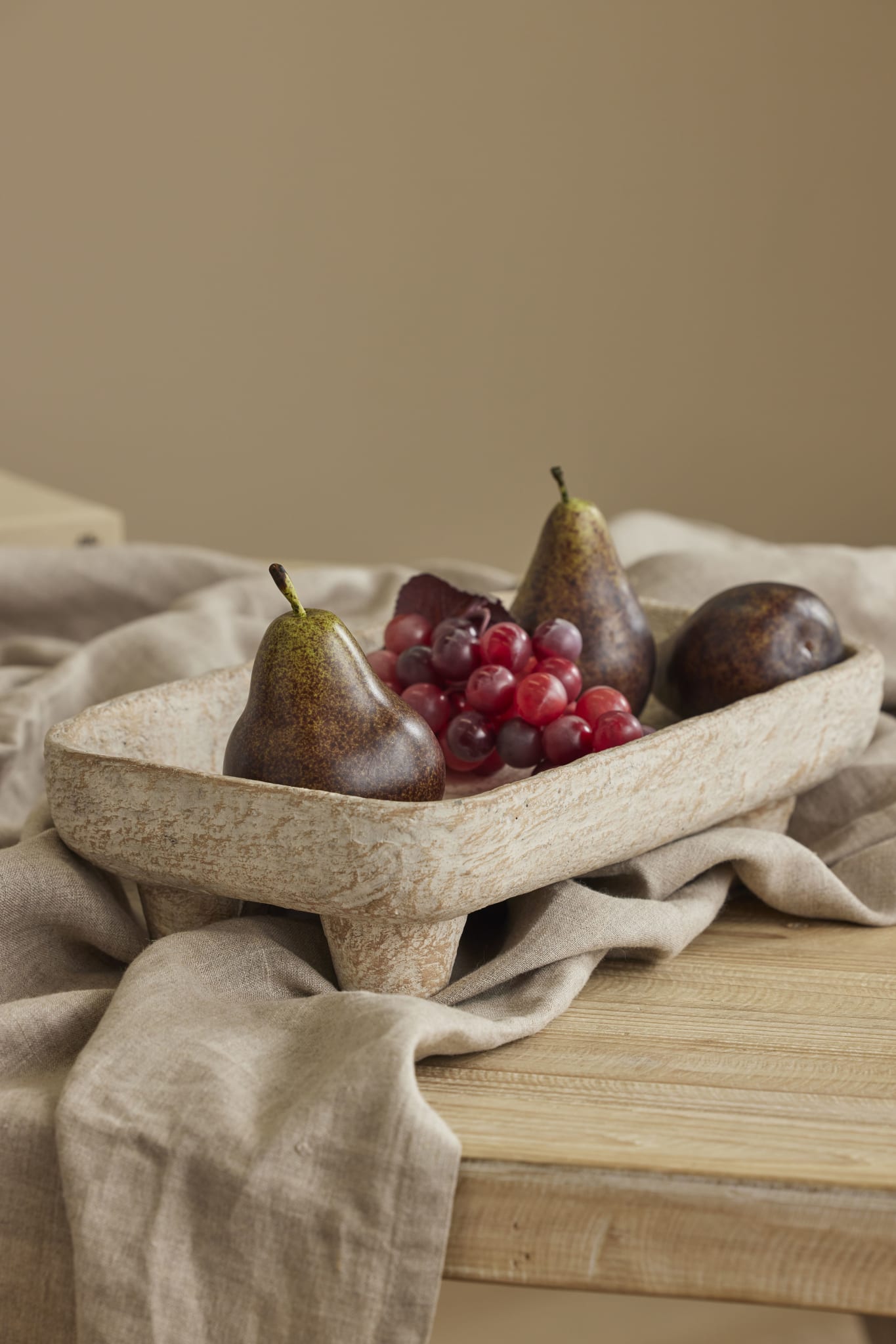 Brown Pear - Magpie Style