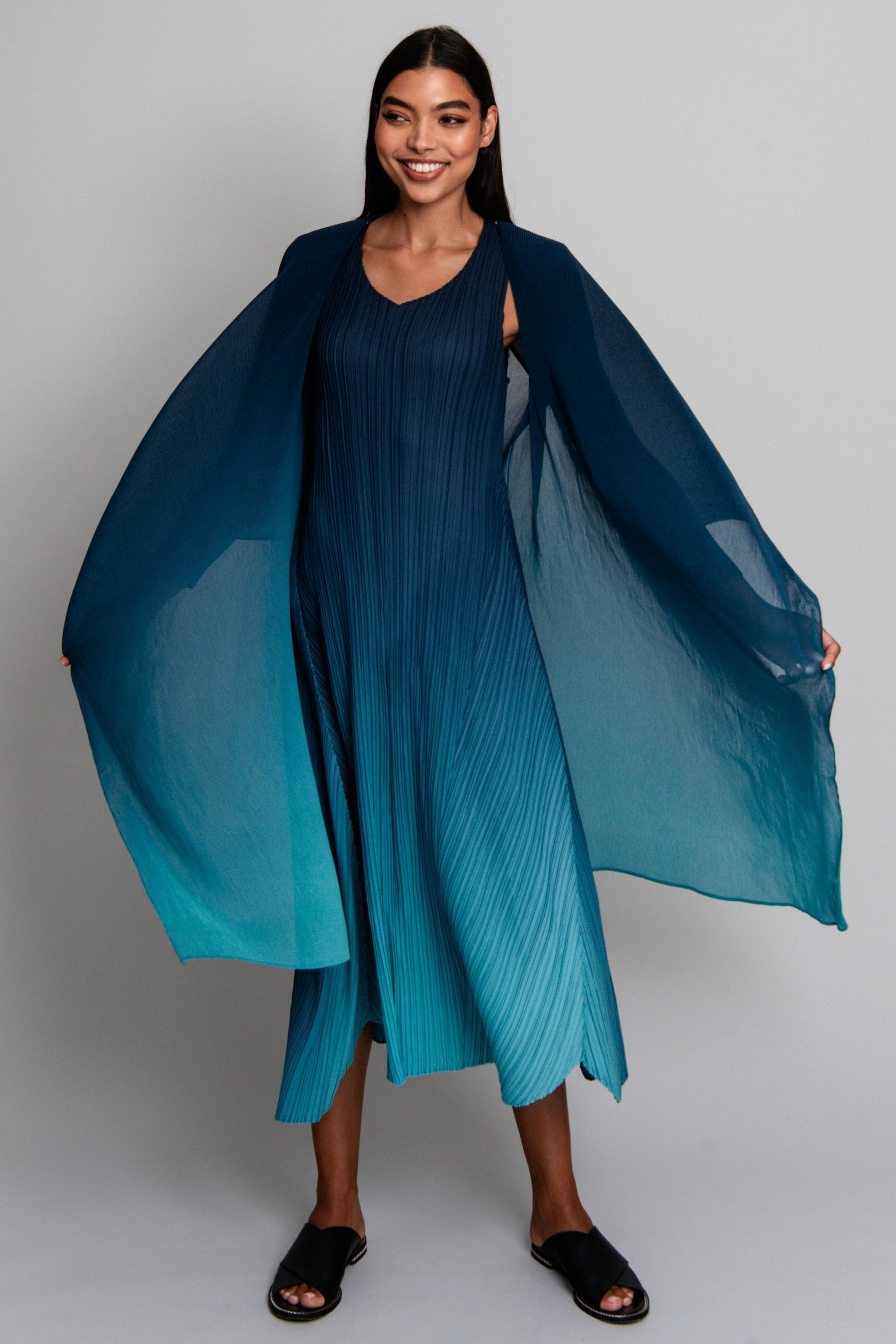 ALQUEMA Collare Coat - Twilight Blue to Peacock - Magpie Style