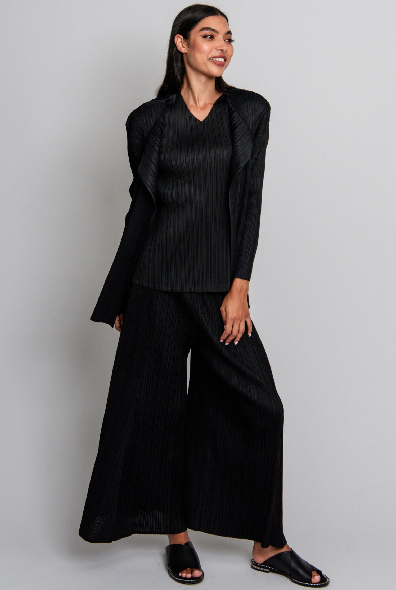 ALQUEMA Simply Pleat Cardigan - Black - Magpie Style