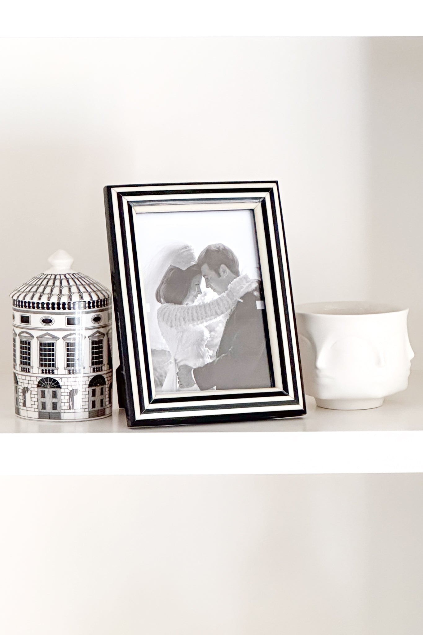 Black and Off-White Striped Resin Photo Frame 5x7 - Magpie Style