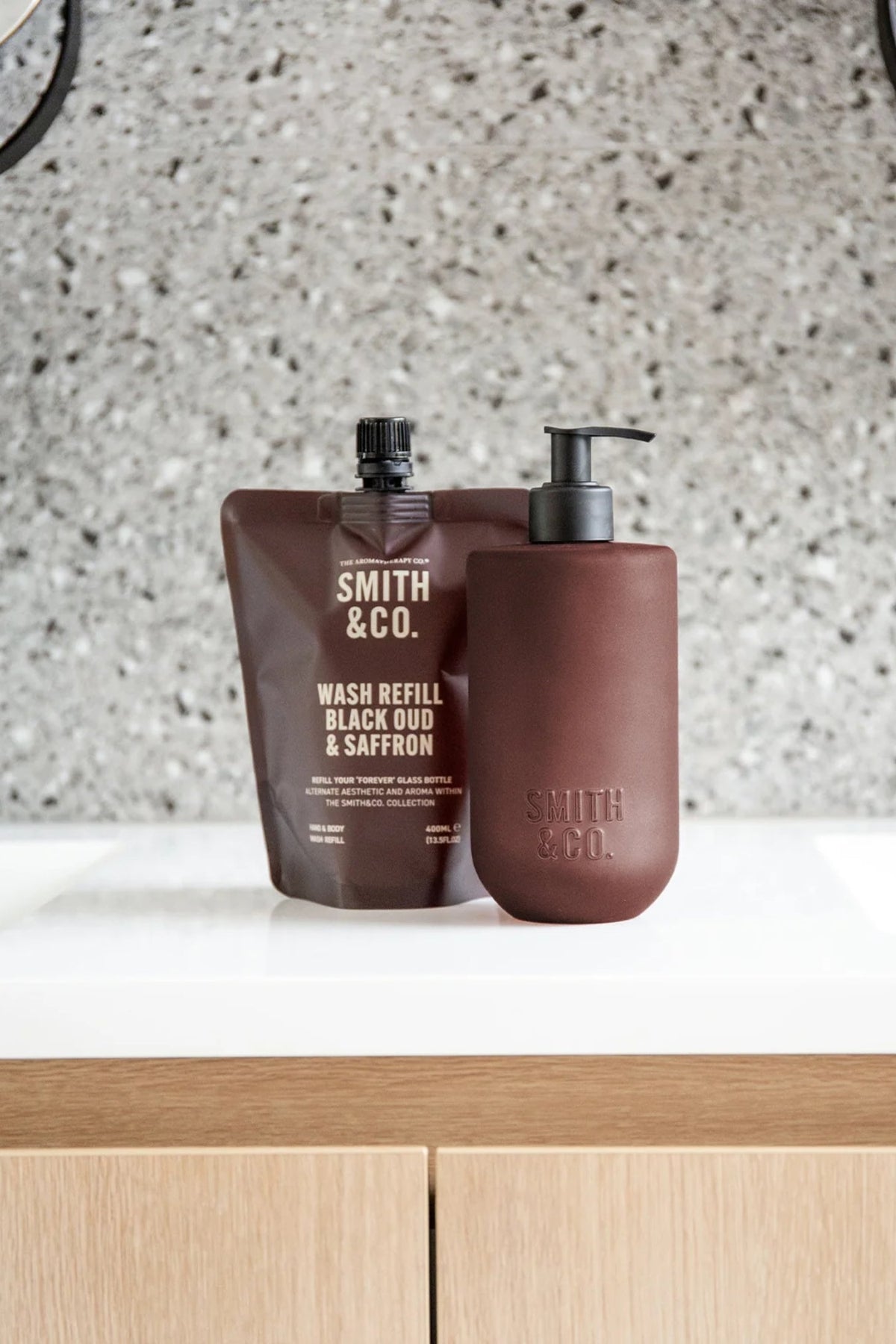 SMITH & CO Hand & Body Wash Refill 400ml - Black Oud & Saffron - Paula Ryan