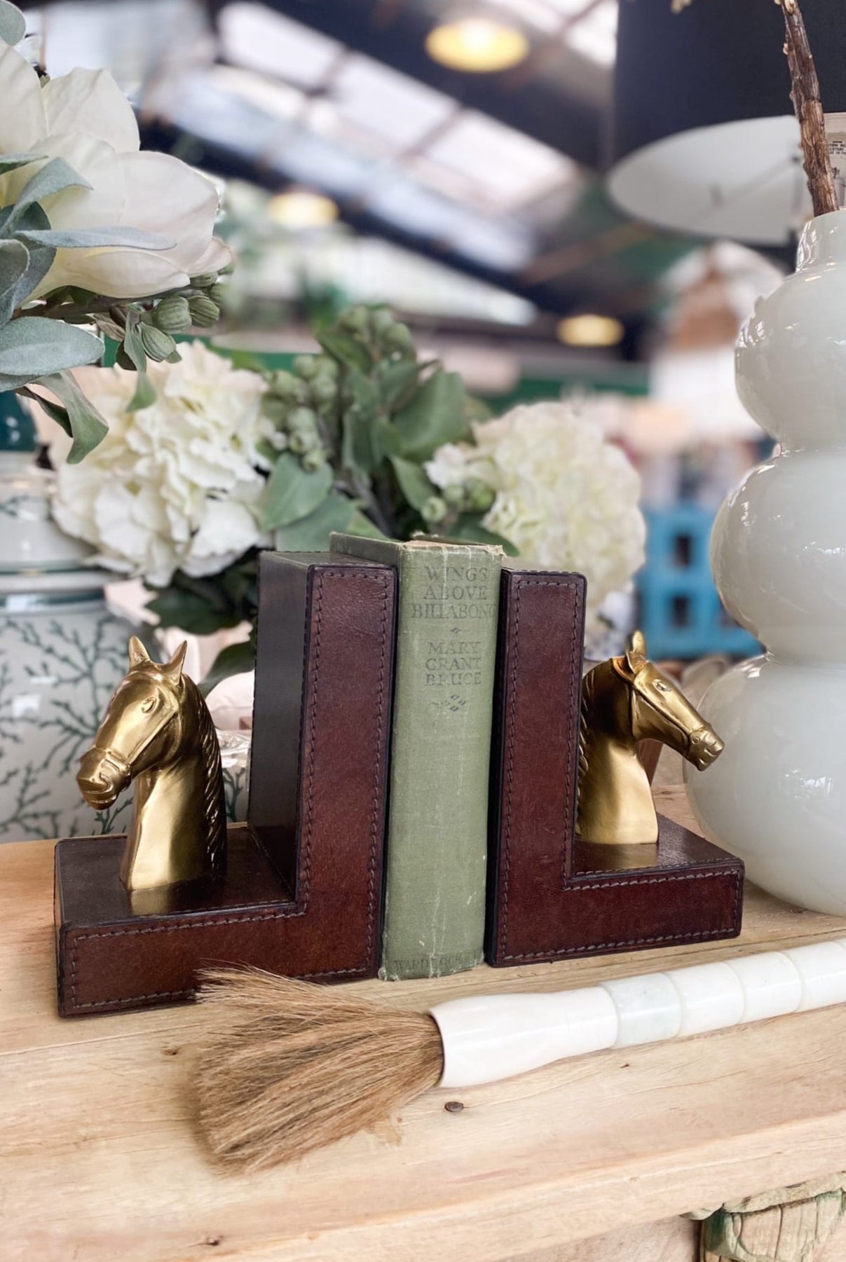 Bookends Aged Dark Leather with Horse - Magpie Style