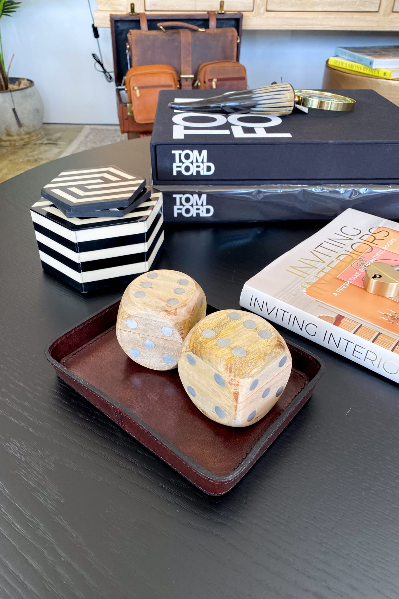 Small Leather Curved Tray - Dark Brown - Magpie Style