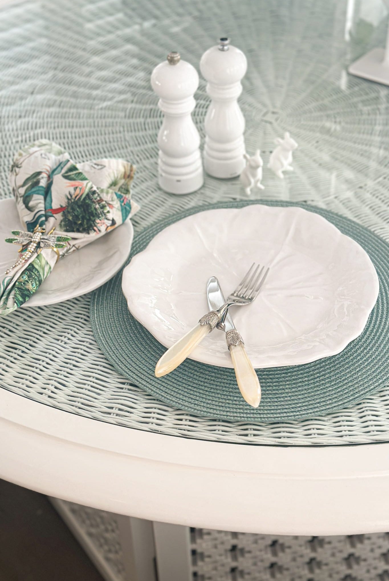 Cabbage Leaf Melamine Dinner Plate - Magpie Style