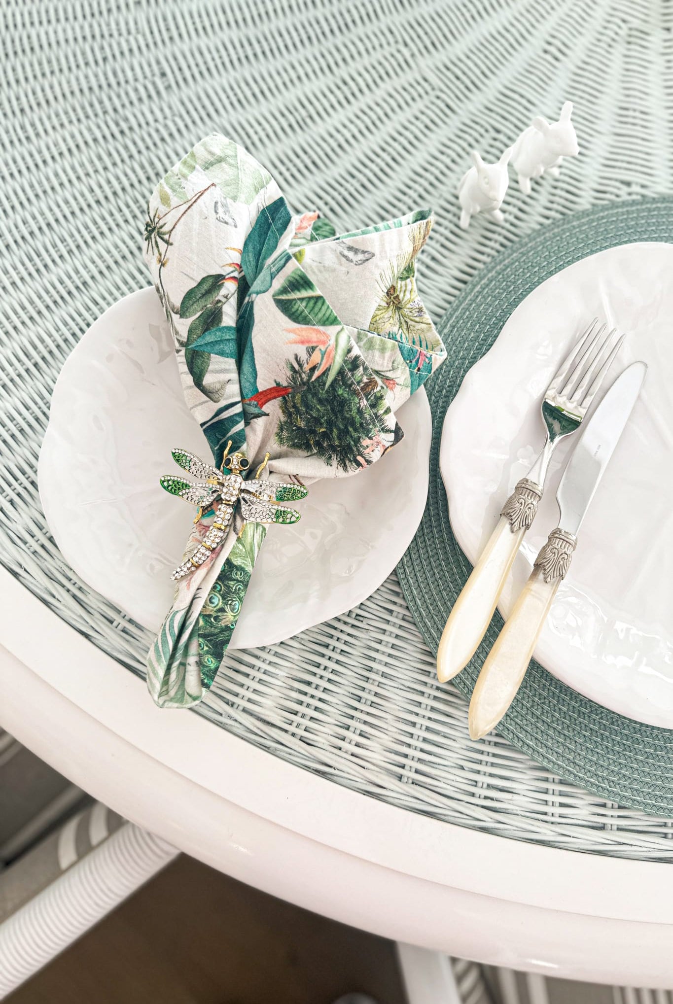 Cabbage Leaf Melamine Side Plate - Magpie Style