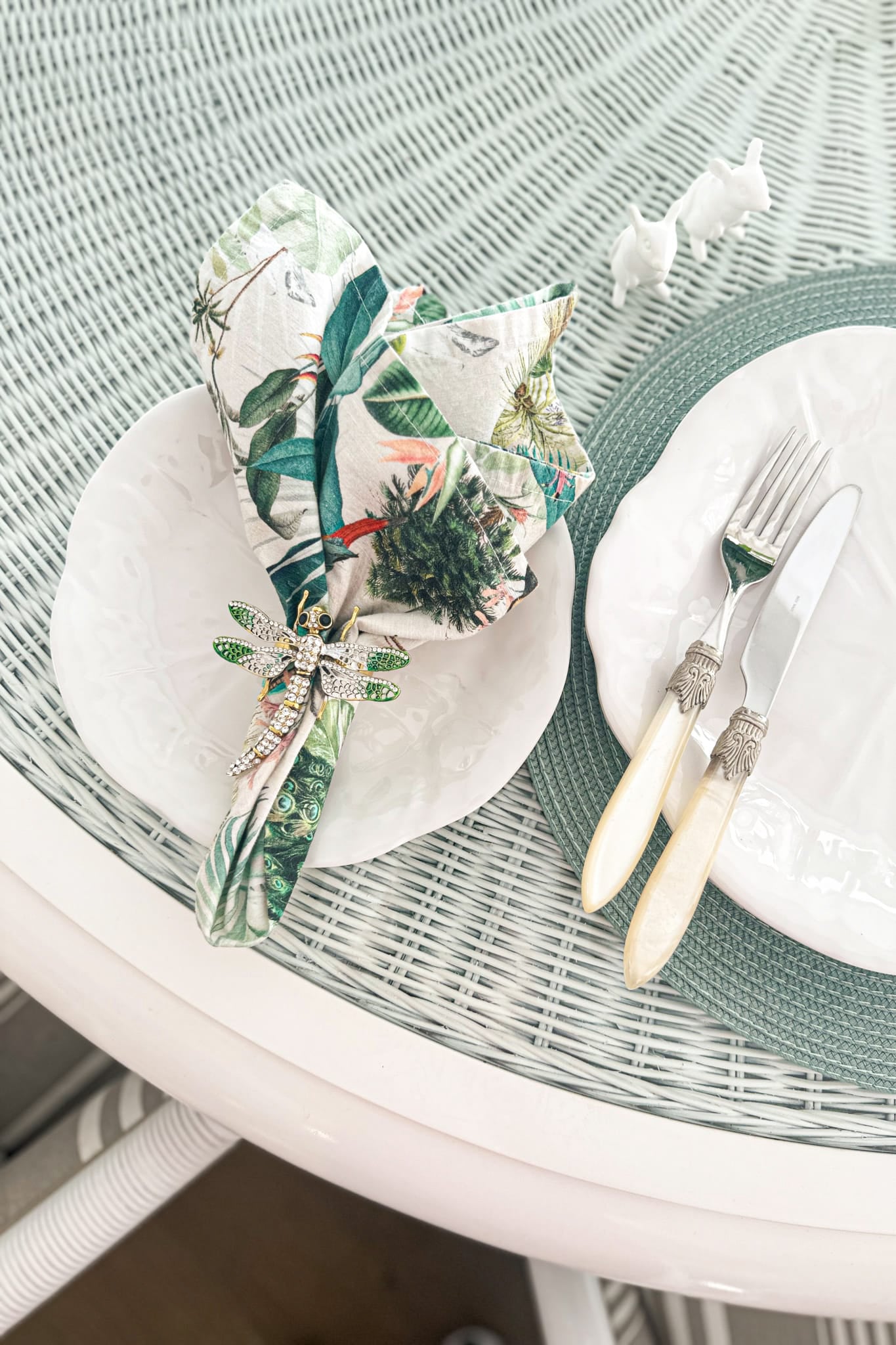 Cabbage Leaf Melamine Side Plate - Magpie Style