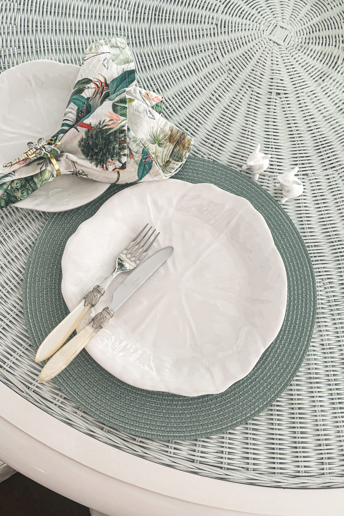 Cabbage Leaf Melamine Dinner Plate - Magpie Style