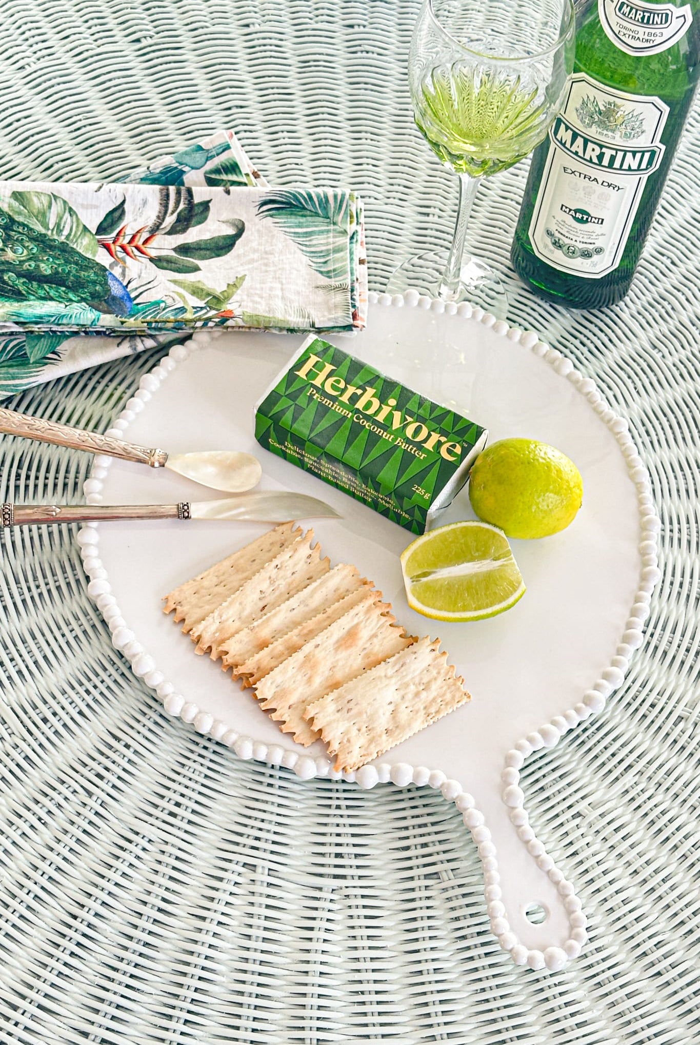 Round Pearl Melamine Platter with Handle - Magpie Style