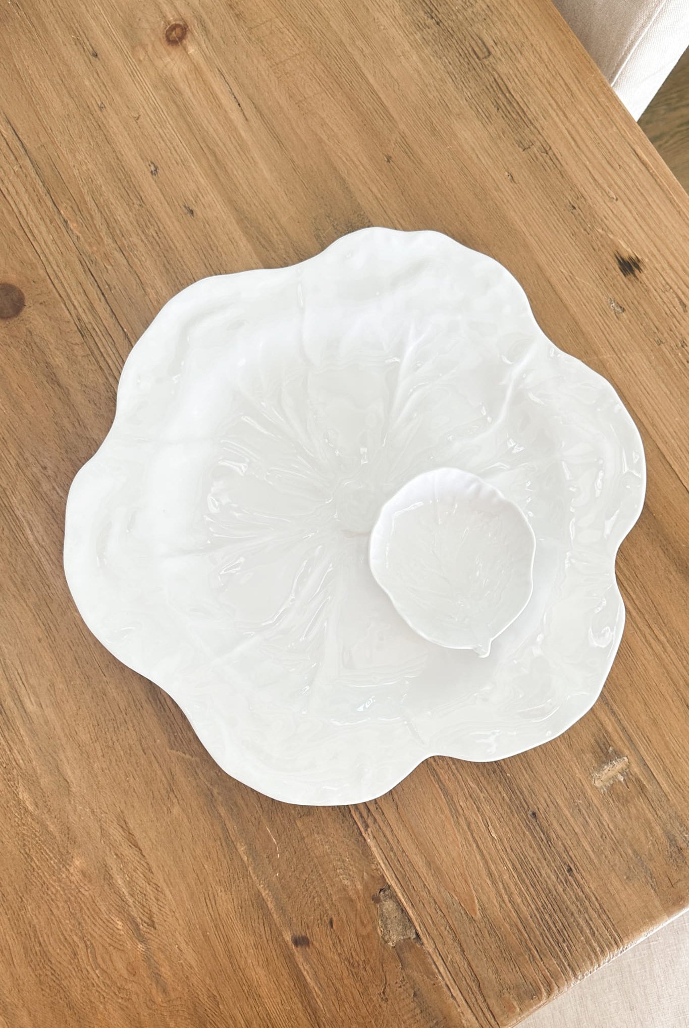 Deep Cabbage Leaf Melamine Platter 40cm - Magpie Style