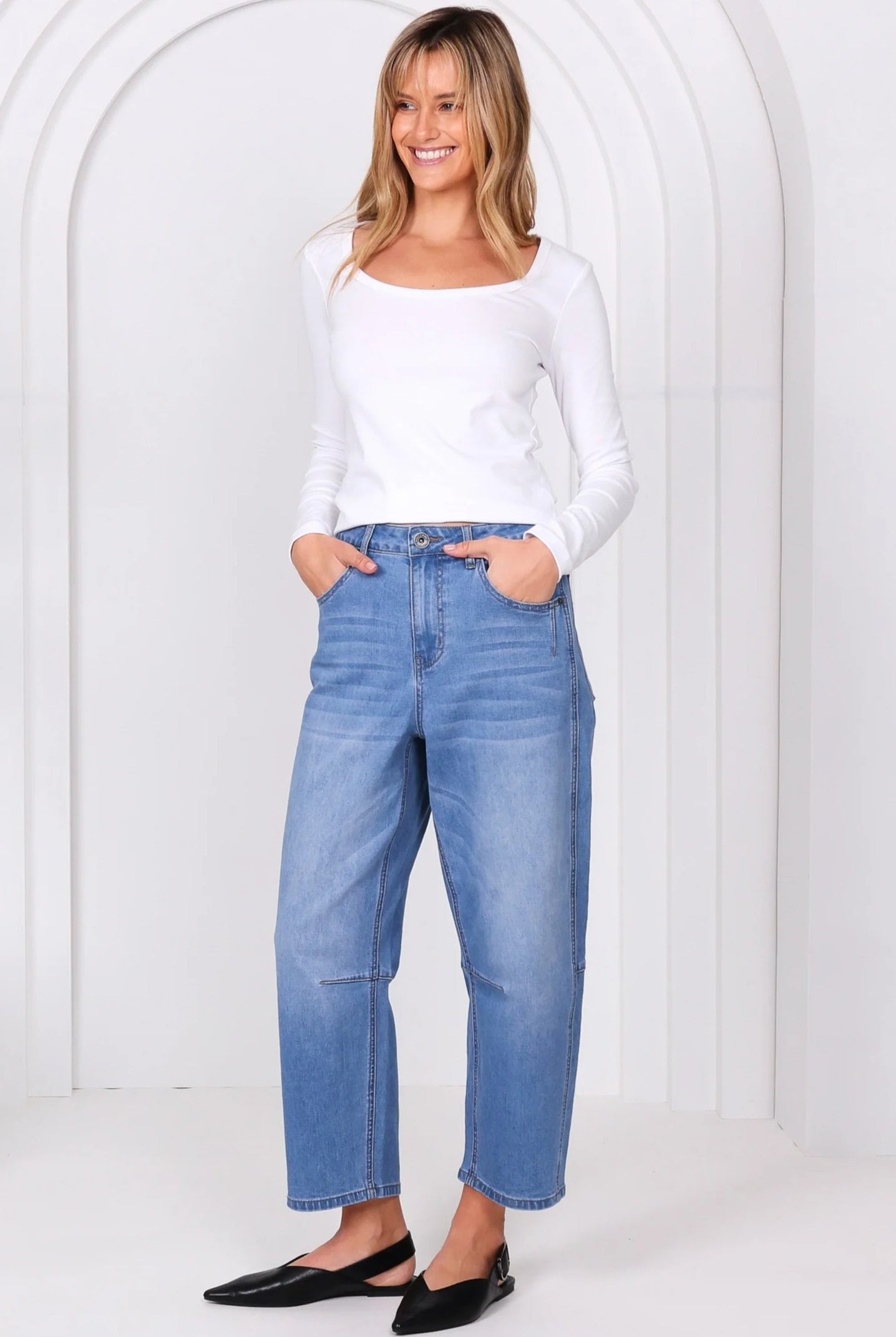 Toni Barrel Jeans - Light Wash Denim - Magpie Style