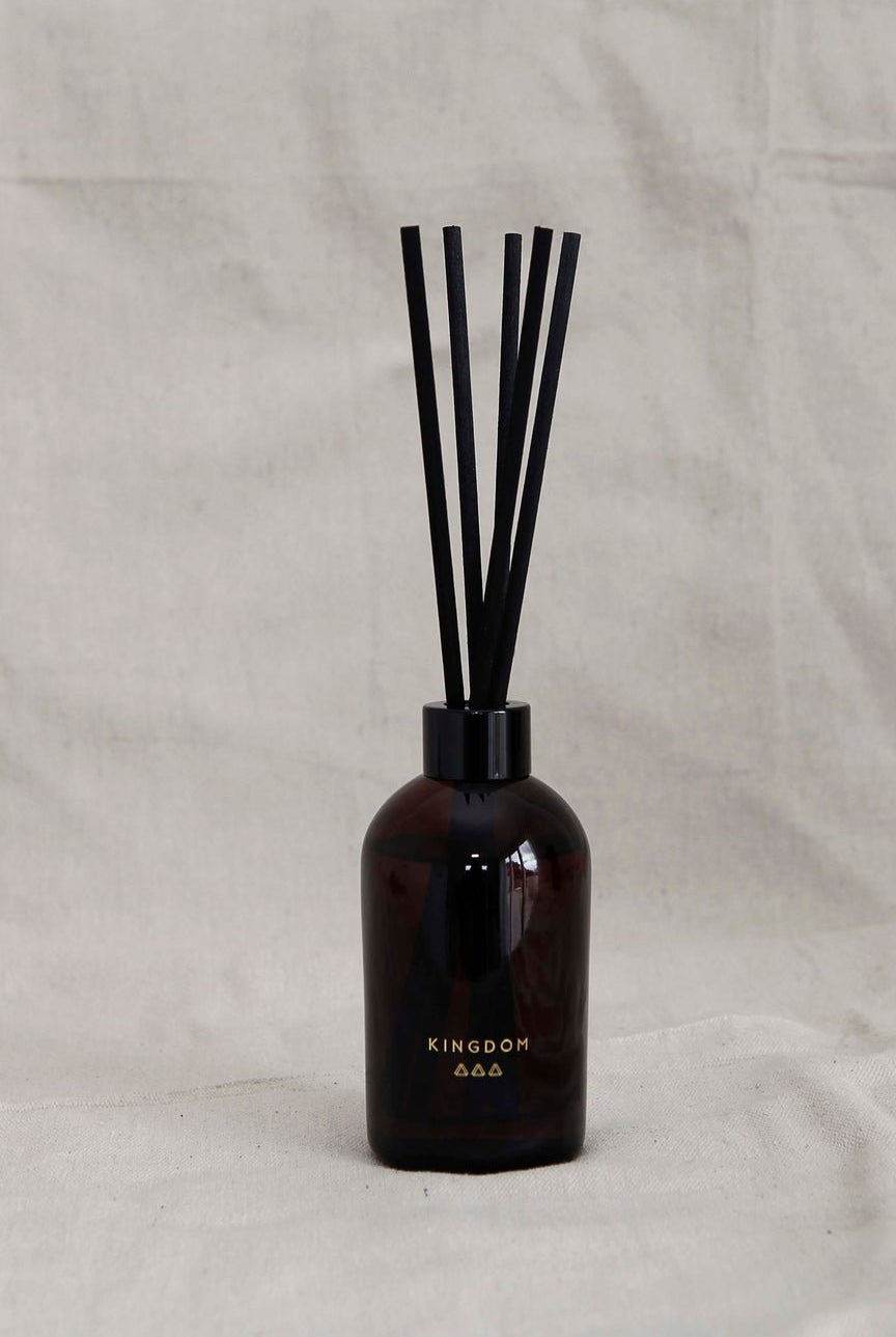 Kingdom Fig & Bergamot Silk Fibre Diffuser 200ml lifestyle image 3