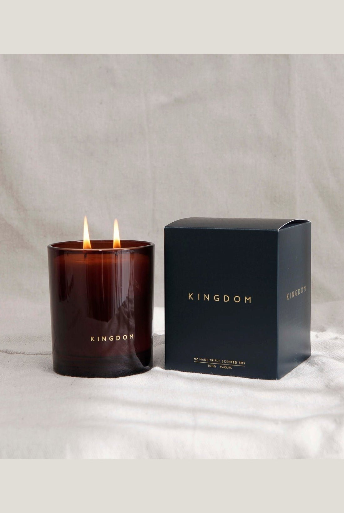 Kingdom Fig & Bergamot Luxury Soy Candle 300g lifestyle image 2