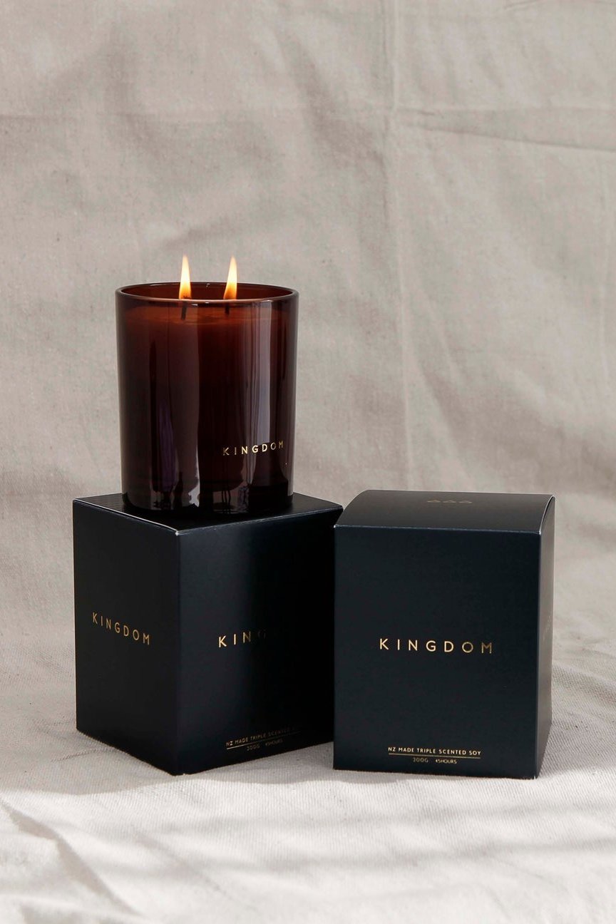 Kingdom Blackberry & Bay Luxury Soy Candle 300g lifestyle image 3