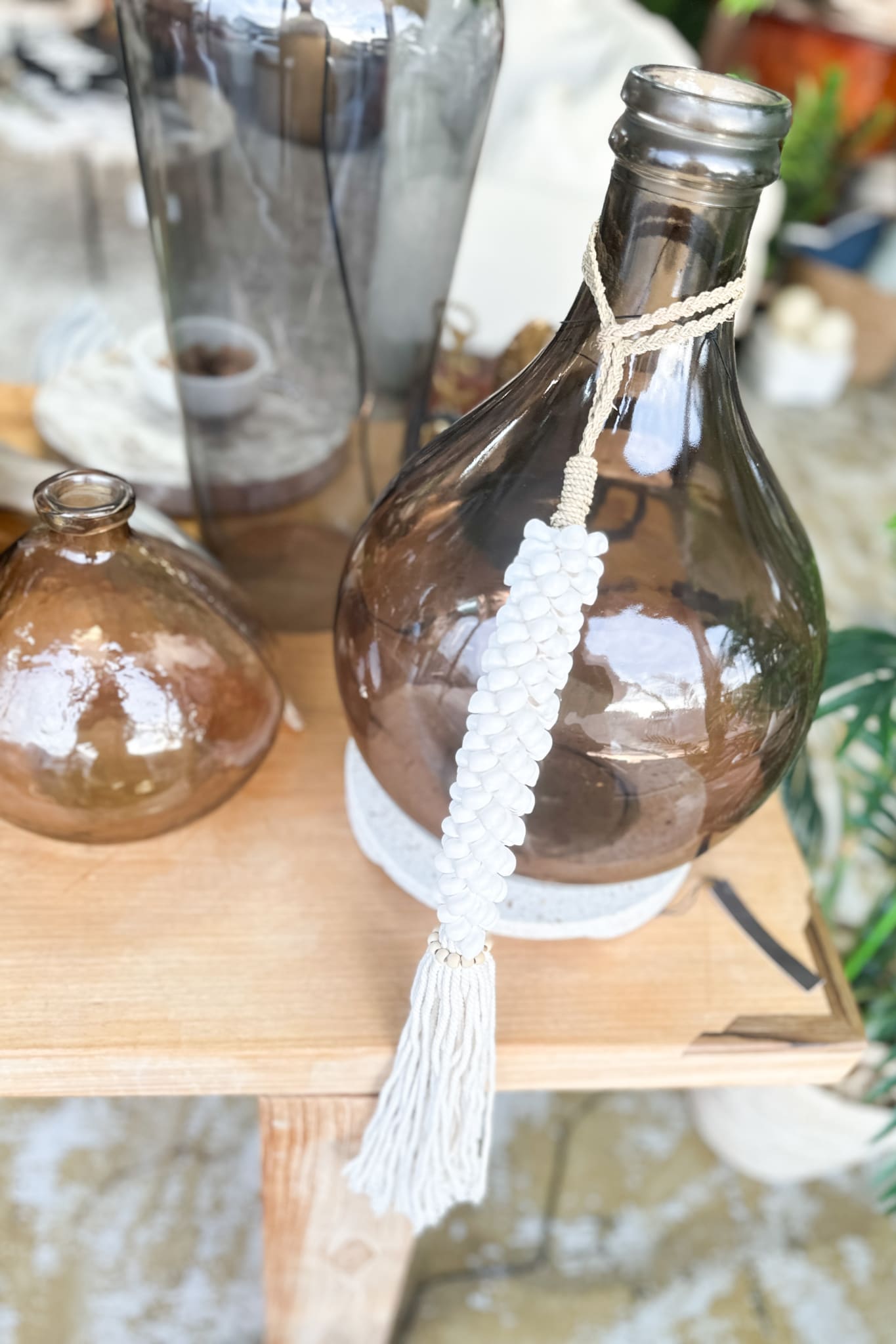 St Barts White Shell Tassel - Magpie Style