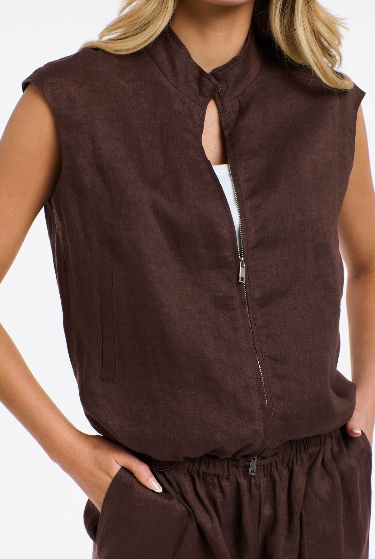 365 DAYS Mara Linen Zip Top - Chocolate, supplier photo 3