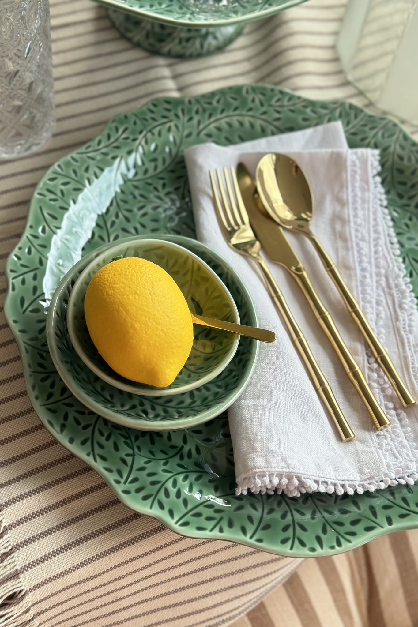 Marseille Scalloped Green Ceramic Plate - Magpie Style