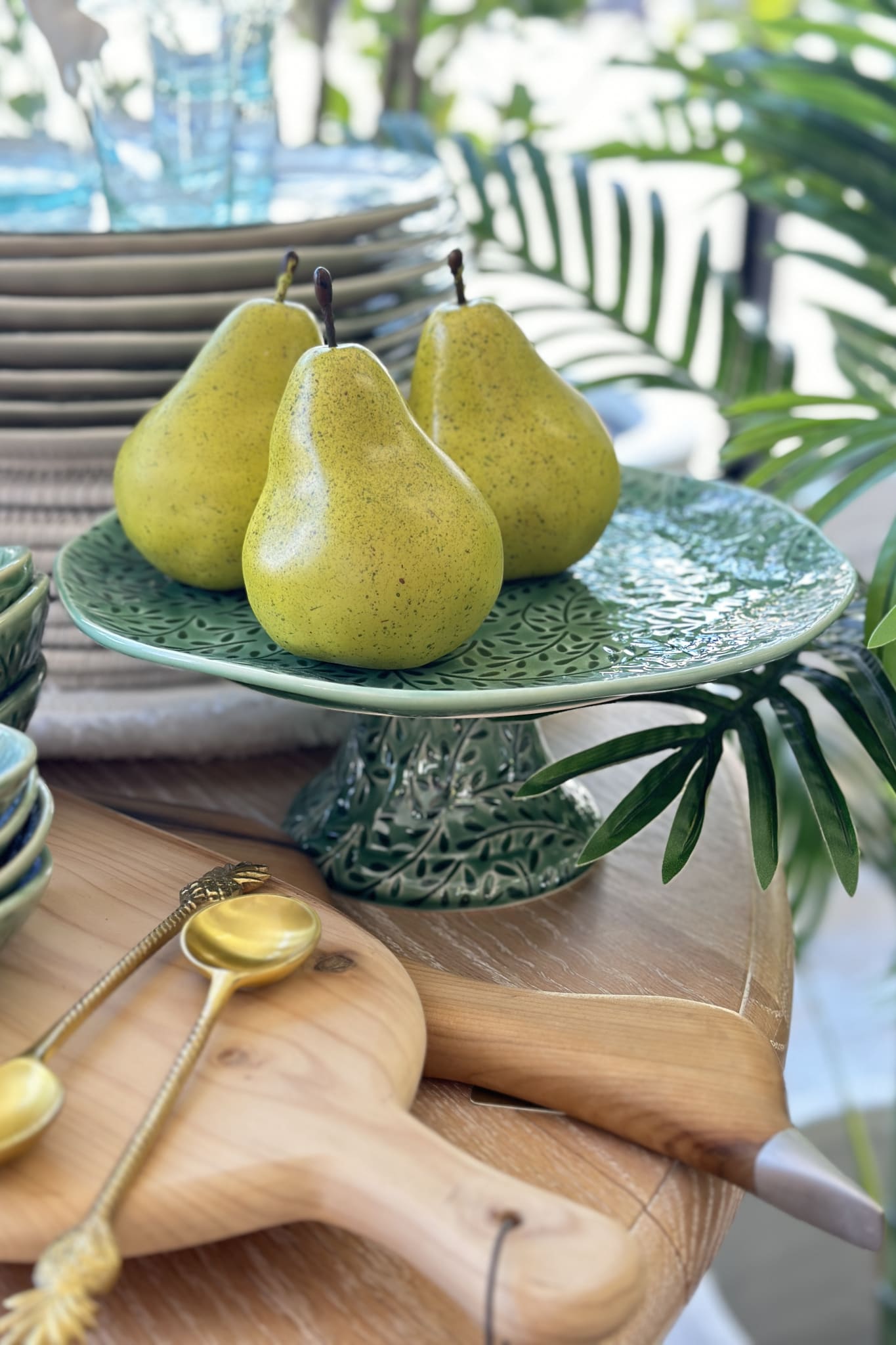 Marseille Green Ceramic Footed Platter - Magpie Style