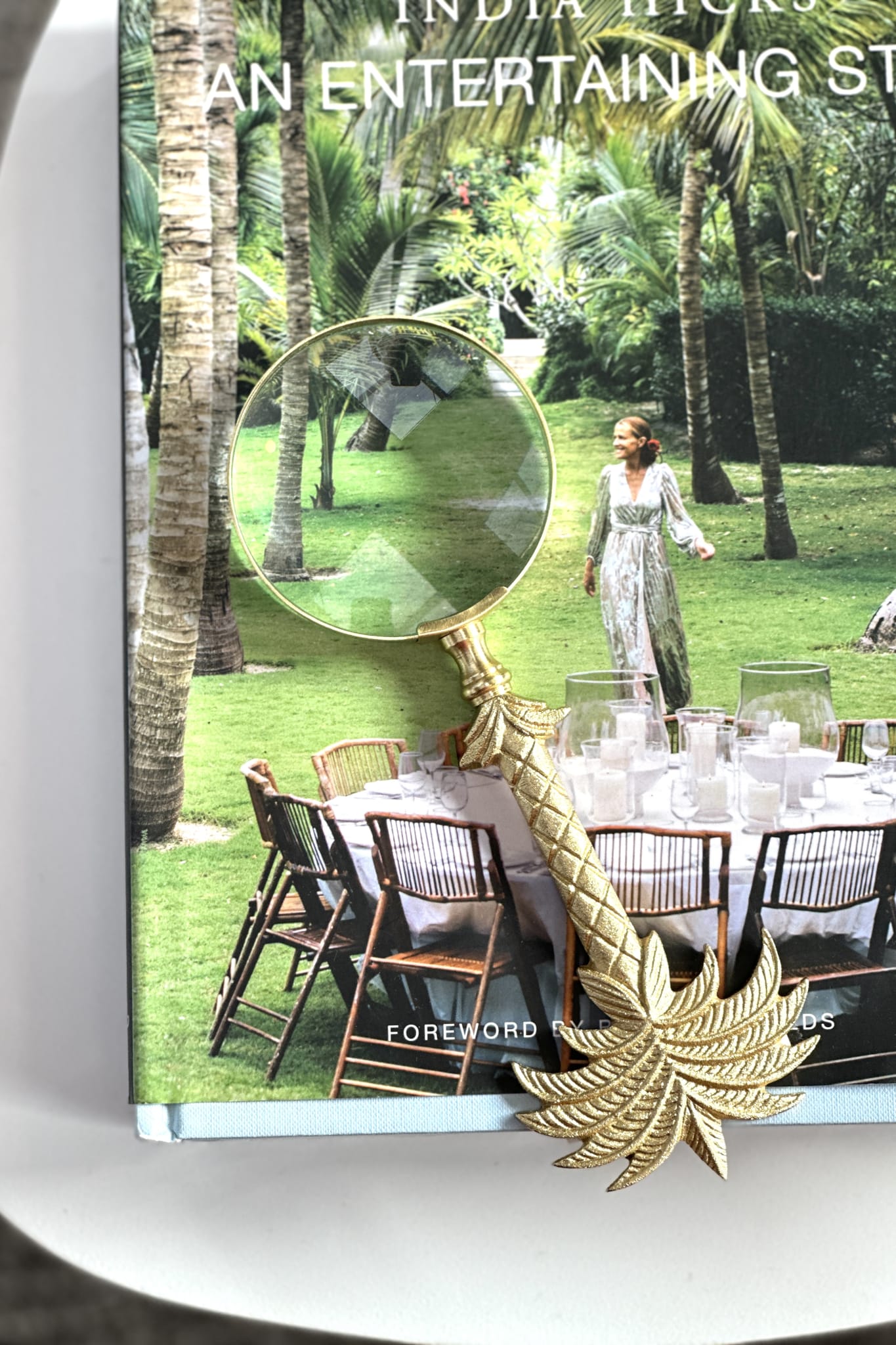 Palm Royale Magnifying Glass - Magpie Style