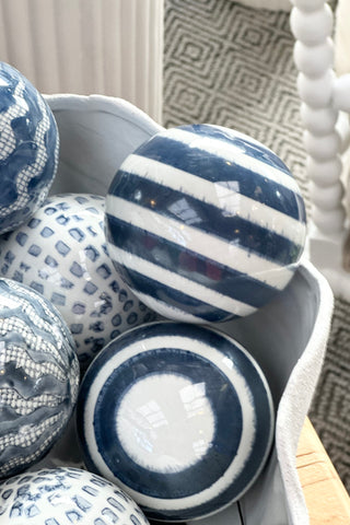 Ceramic Ball White/ Navy 10 cm Stripe