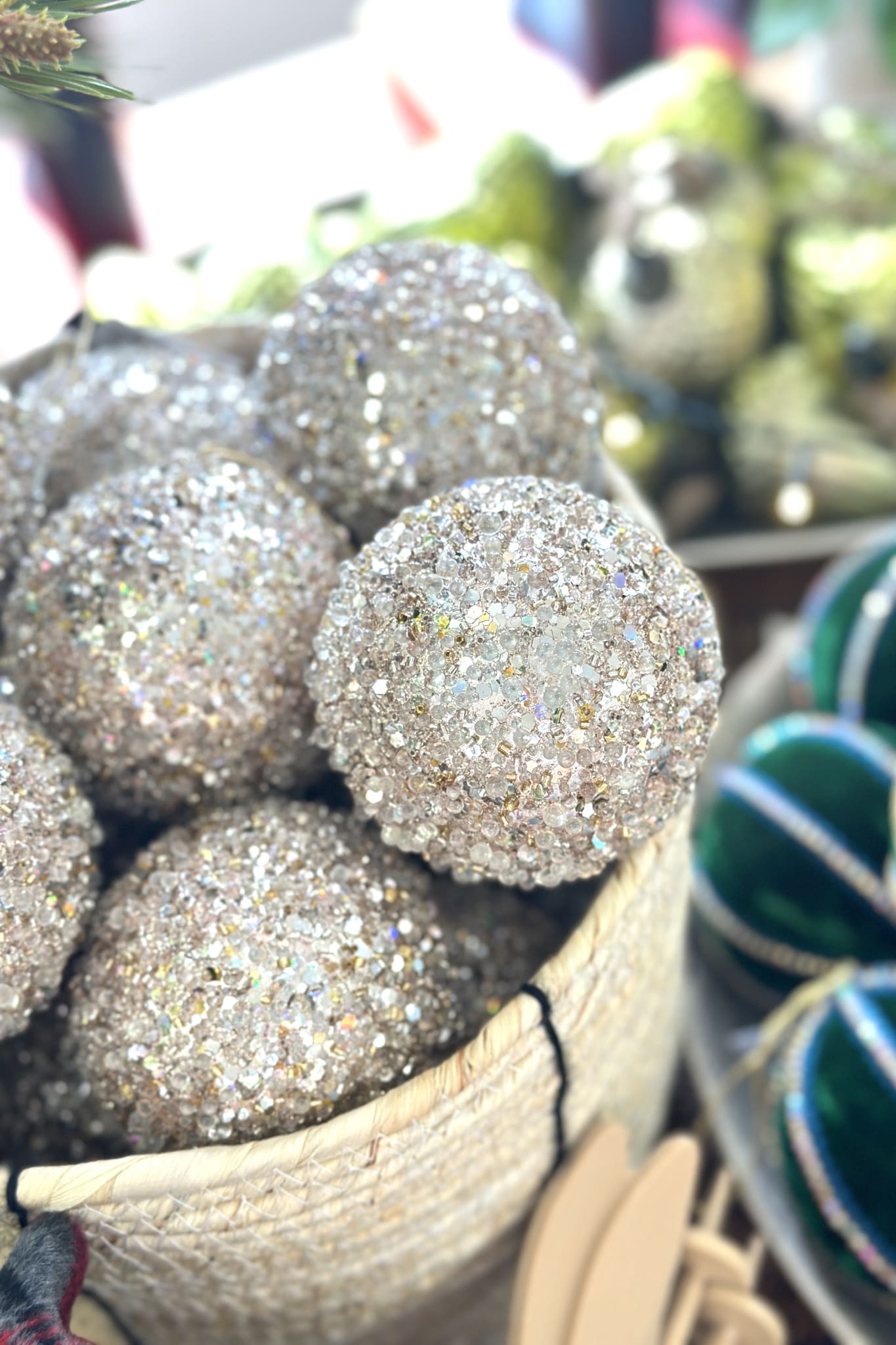 Heirloom Ball - 8.25cm Rose Gold - Magpie Style