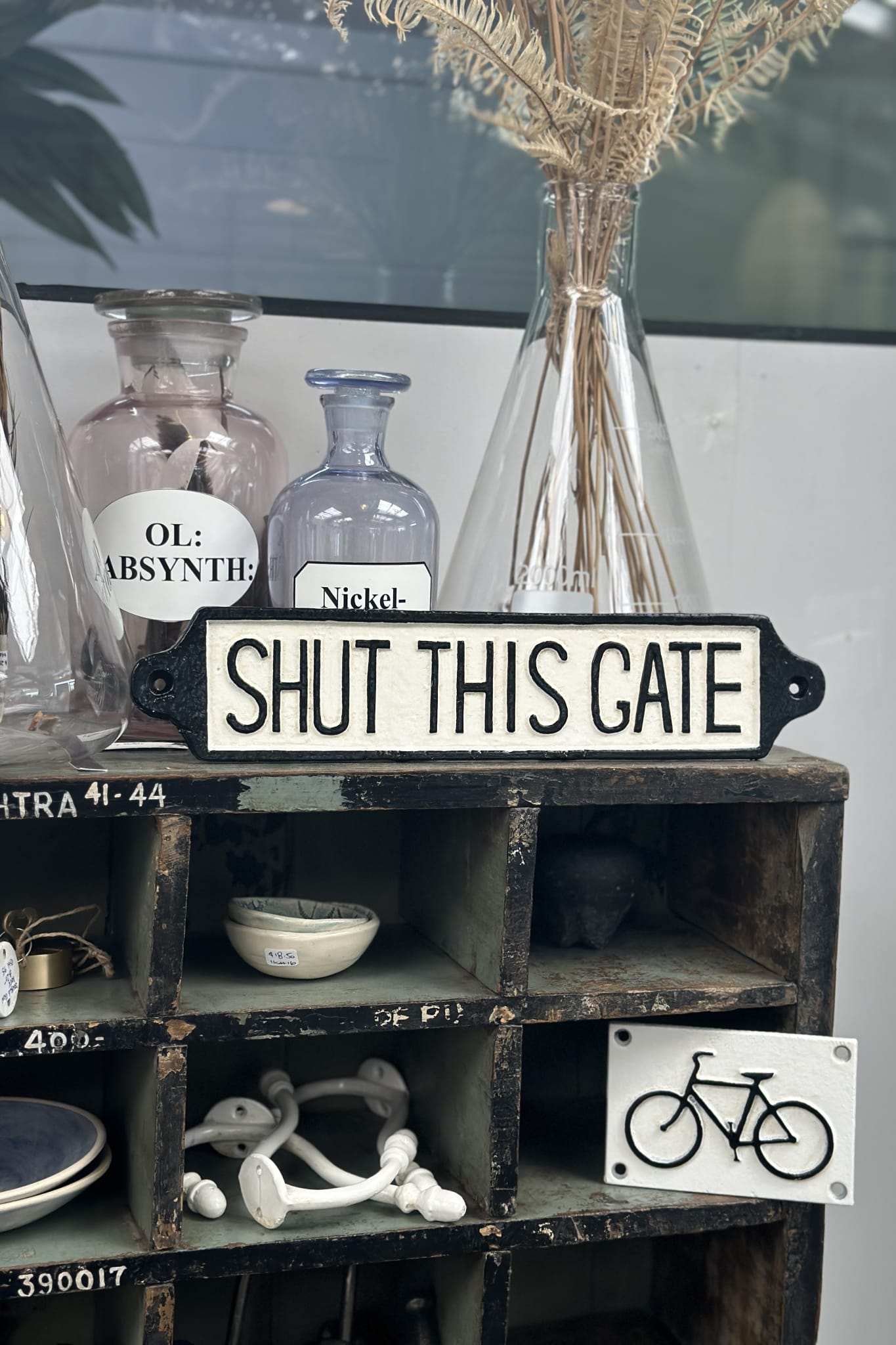 Shut The Gate - Magpie Style