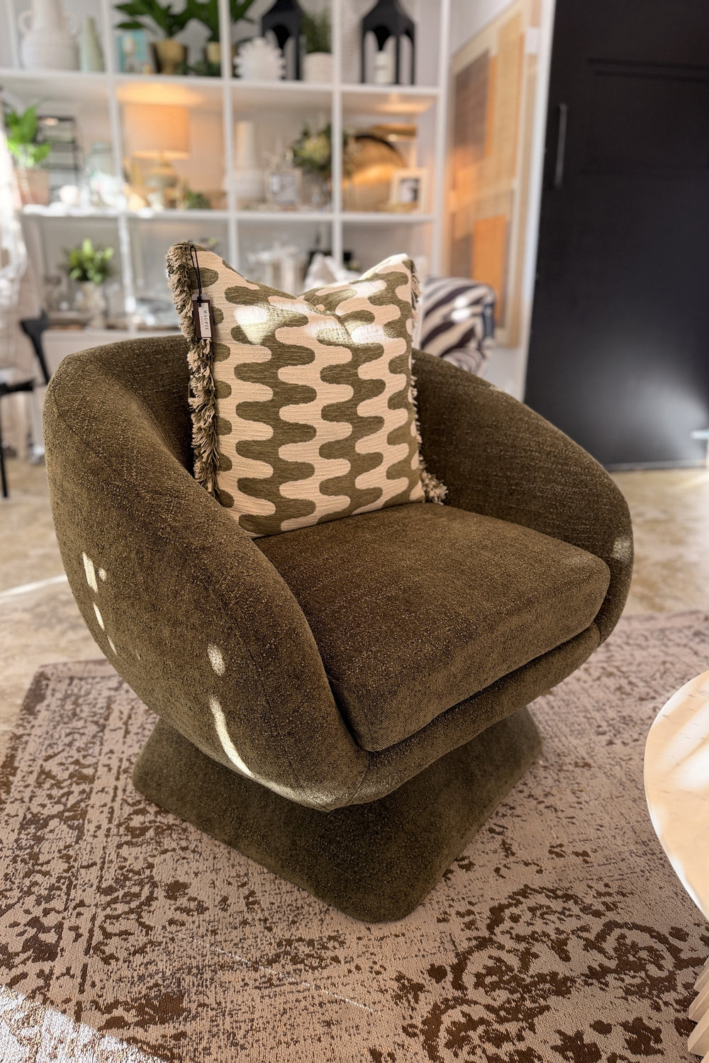 Arlo Swivel Lounge Chair