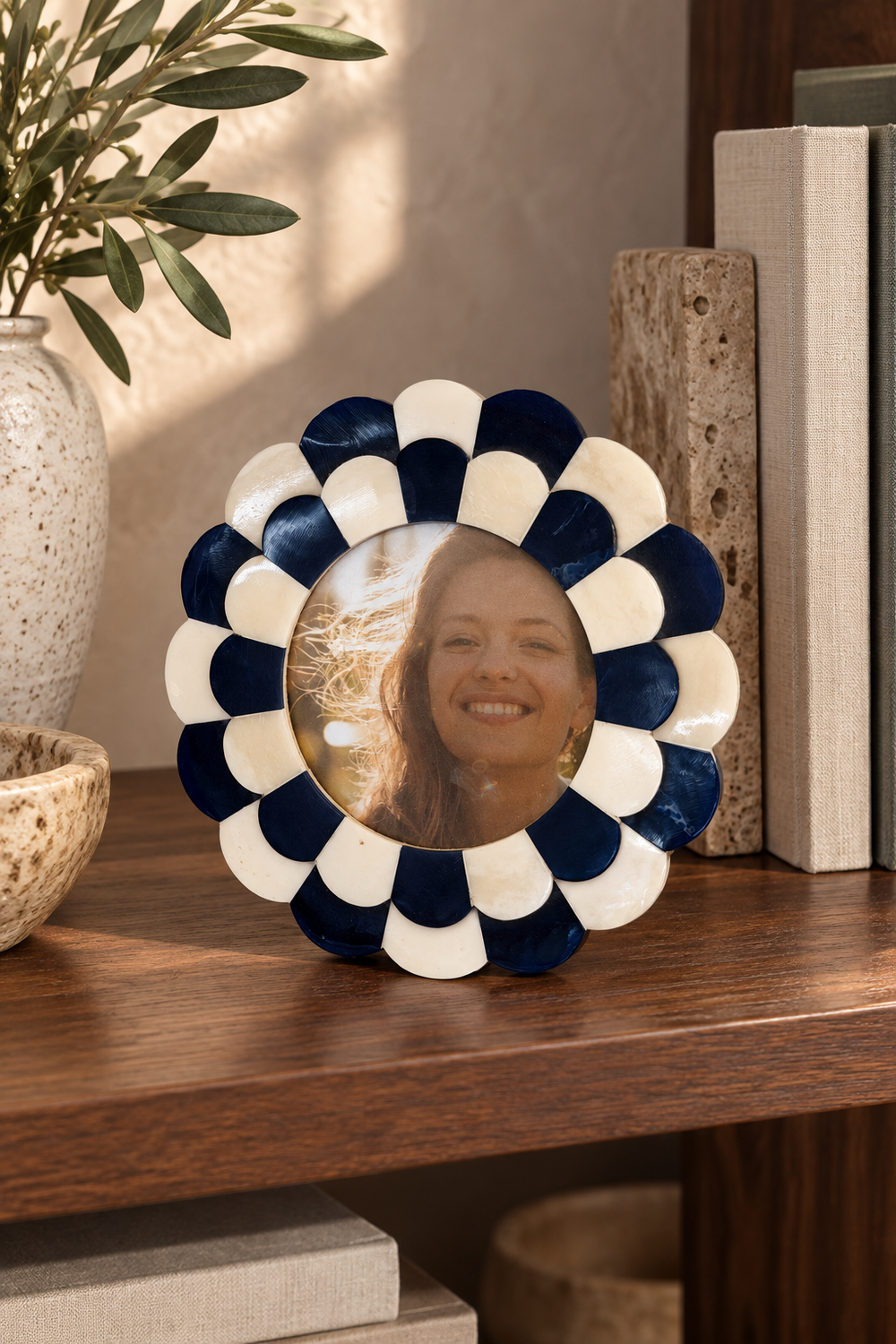 Riviera Scallop Frame