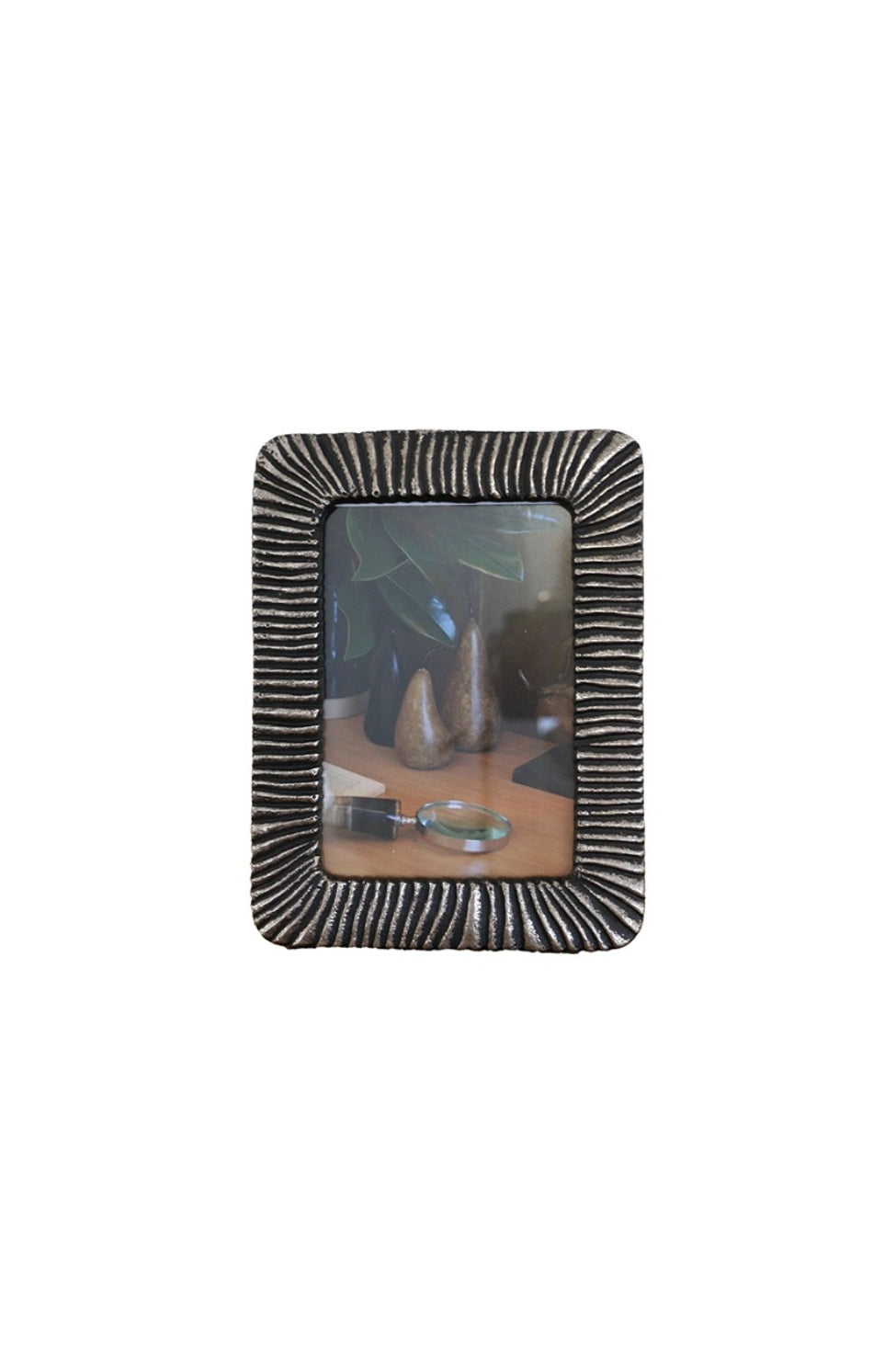 Ribbed Metal Photo Frame