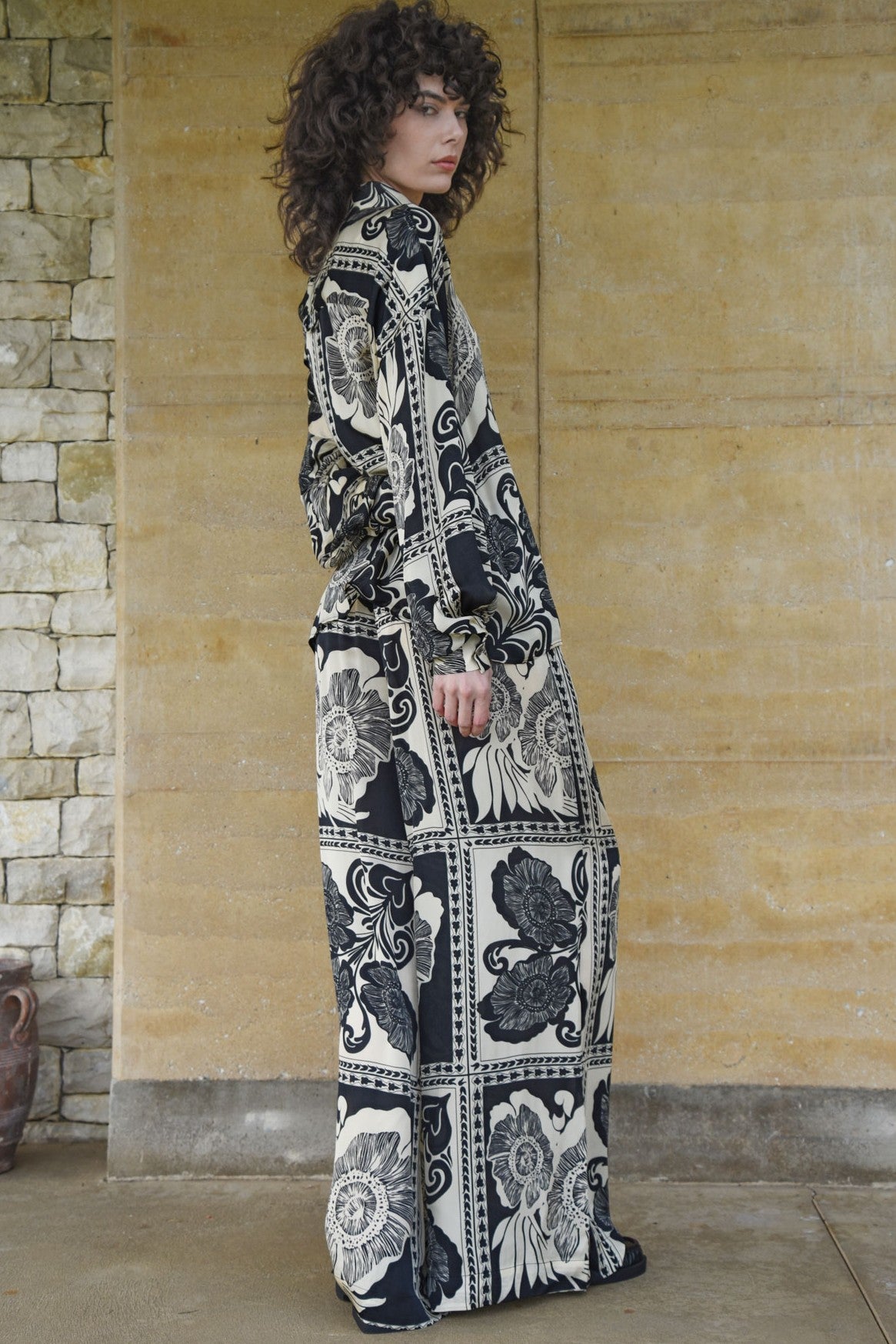 CURATE Kick Pleat Pant - Black - Magpie Style