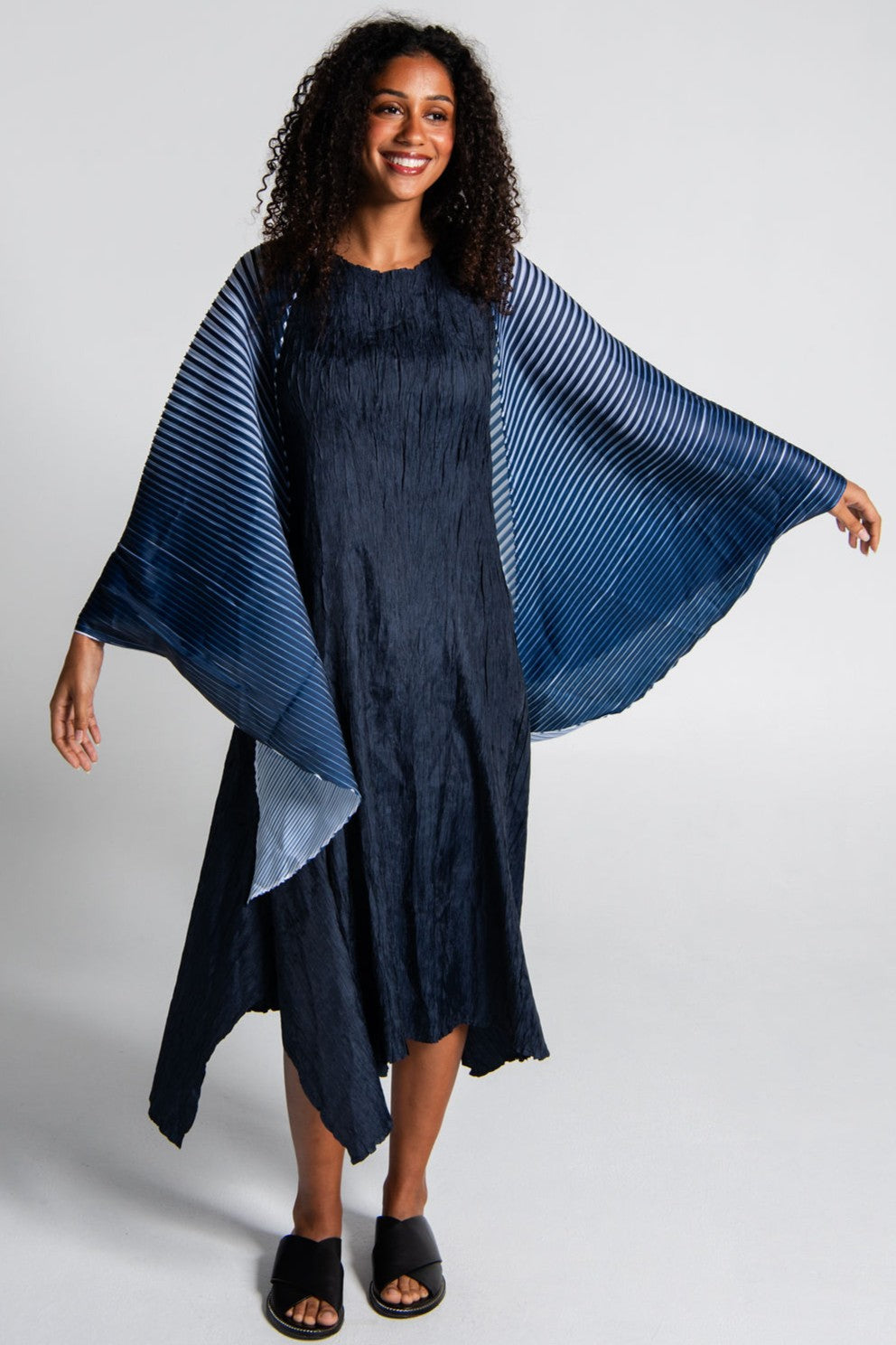 ALQUEMA Carriage Cape - Indigo