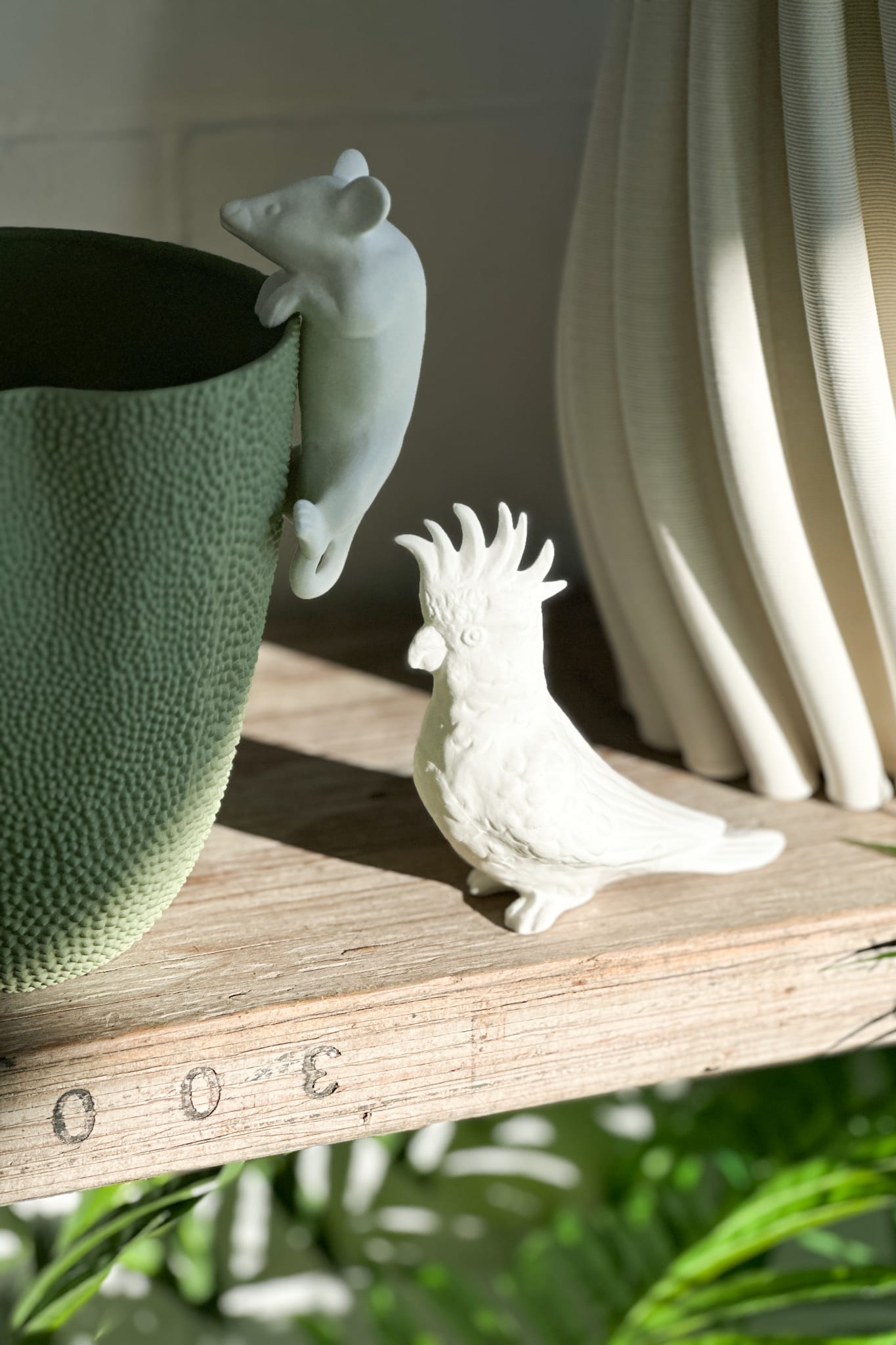 Porcelain Mini Cockatoo - Magpie Style
