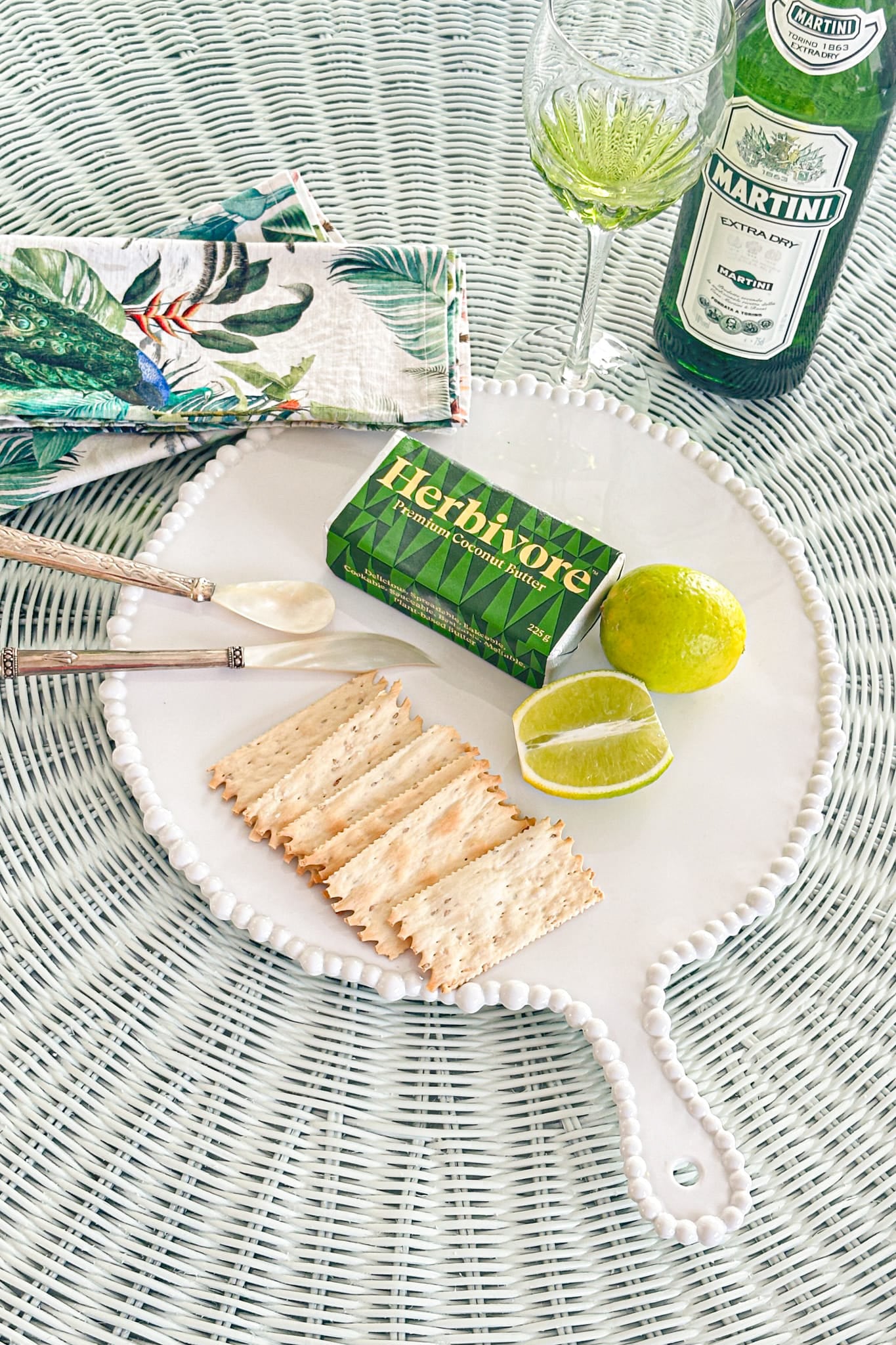 Round Pearl Melamine Platter with Handle - Magpie Style