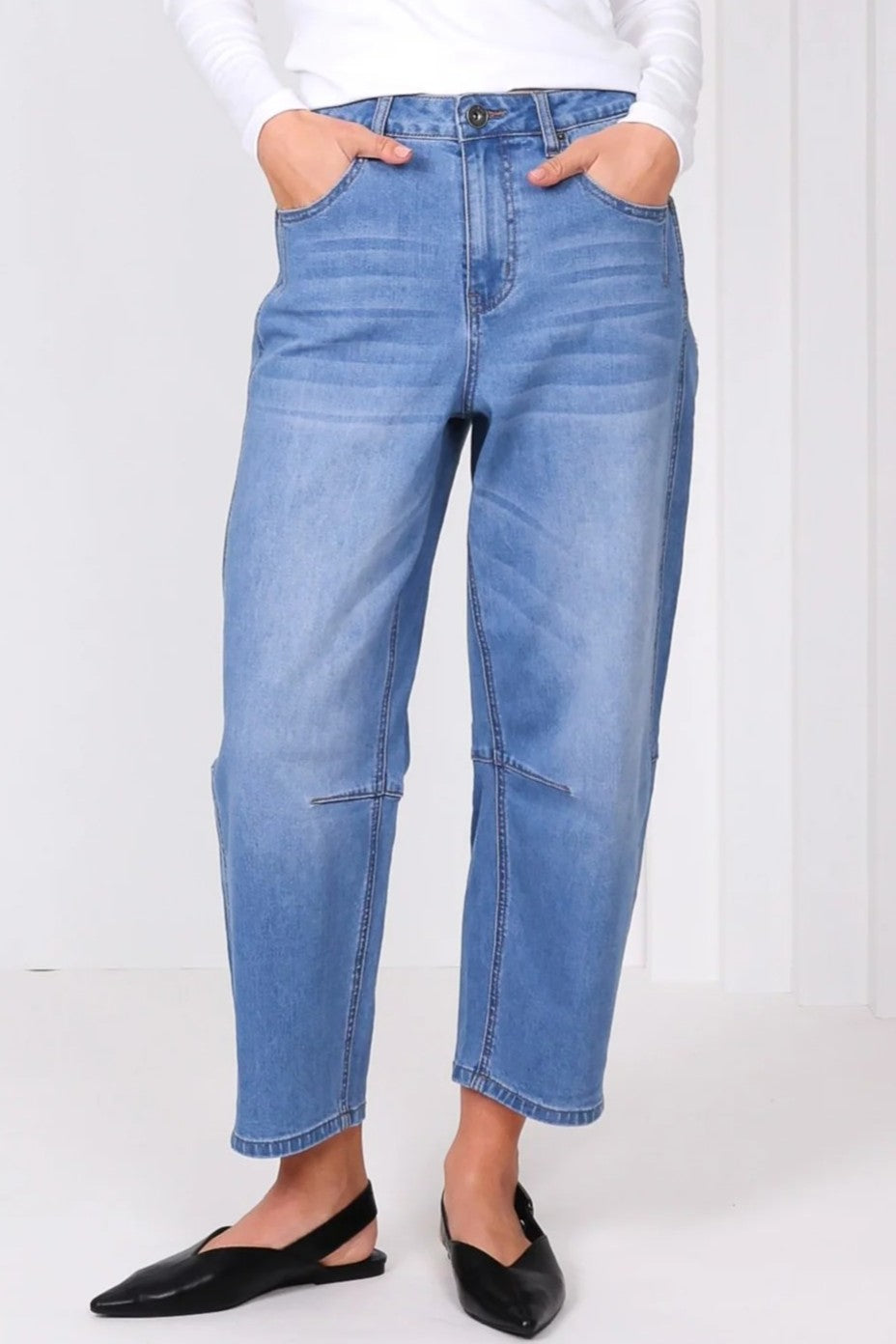 Toni Barrel Jeans - Light Wash Denim - Magpie Style