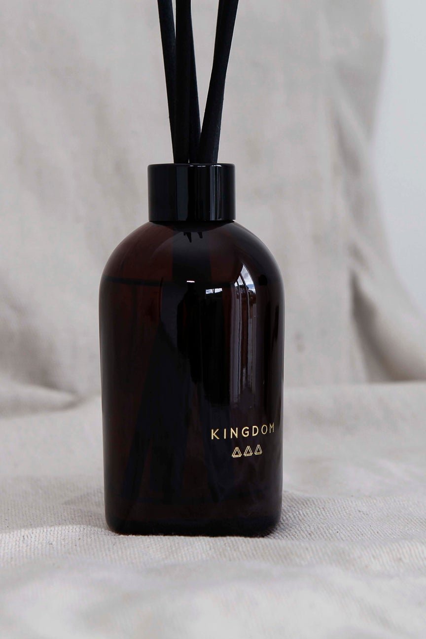 Kingdom Blackberry & Bay Silk Fibre Diffuser 200ml lifestyle image 5
